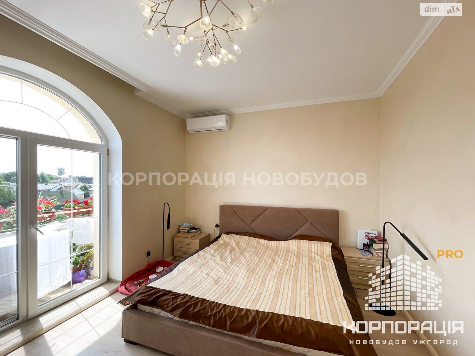 Продаж чотирикімнатної квартири в Ужгороді, на вул. Руська 30, район Центр фото 1 Продаж чотирикімнатної квартири в Ужгороді, на вул. Руська 30, район Центр фото 1