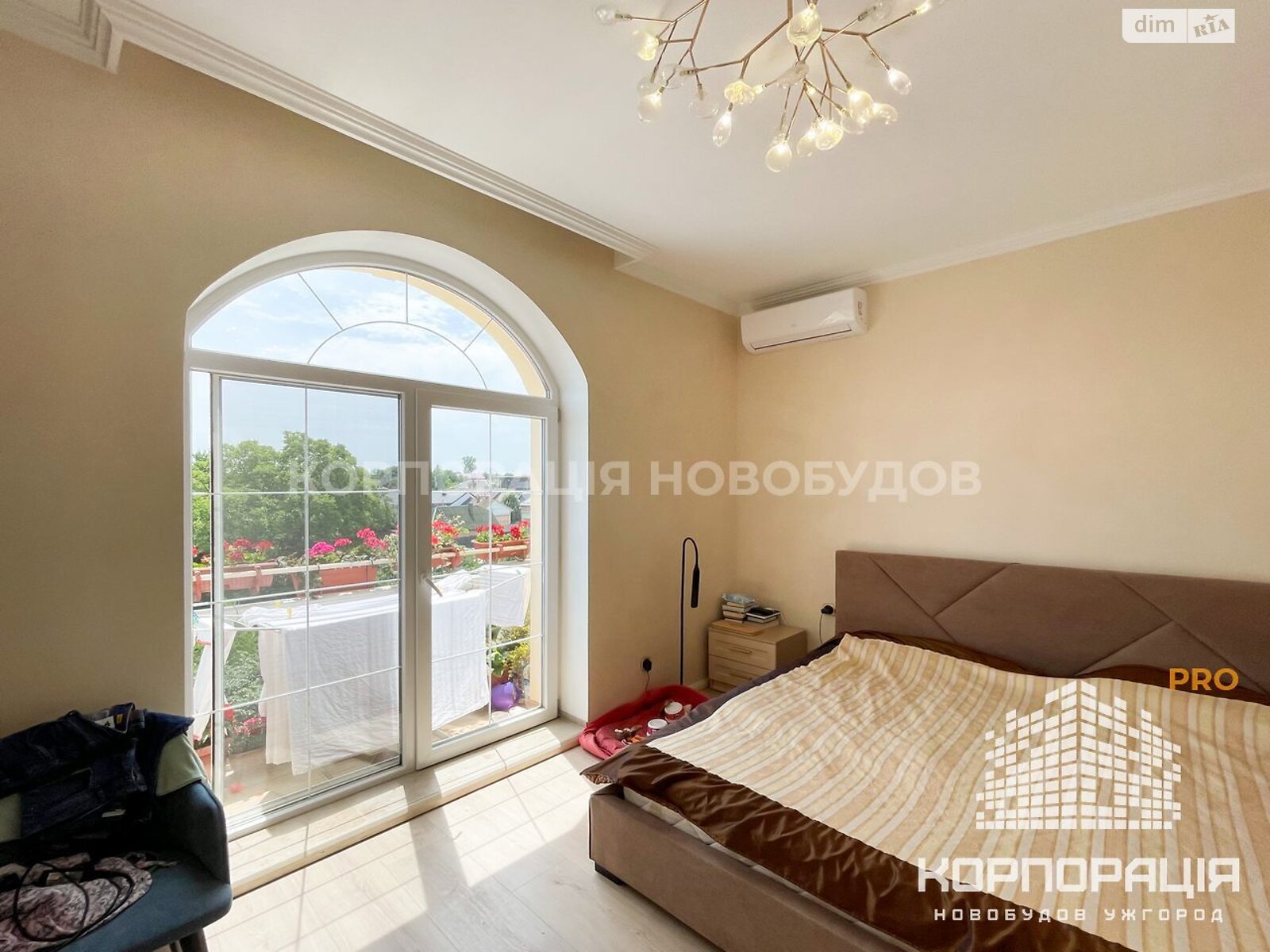 Продаж чотирикімнатної квартири в Ужгороді, на вул. Руська 30, район Центр фото 1 Продаж чотирикімнатної квартири в Ужгороді, на вул. Руська 30, район Центр фото 1