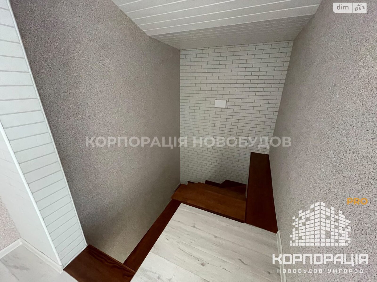 Продаж чотирикімнатної квартири в Ужгороді, на вул. Руська 30, район Центр фото 1 Продаж чотирикімнатної квартири в Ужгороді, на вул. Руська 30, район Центр фото 1
