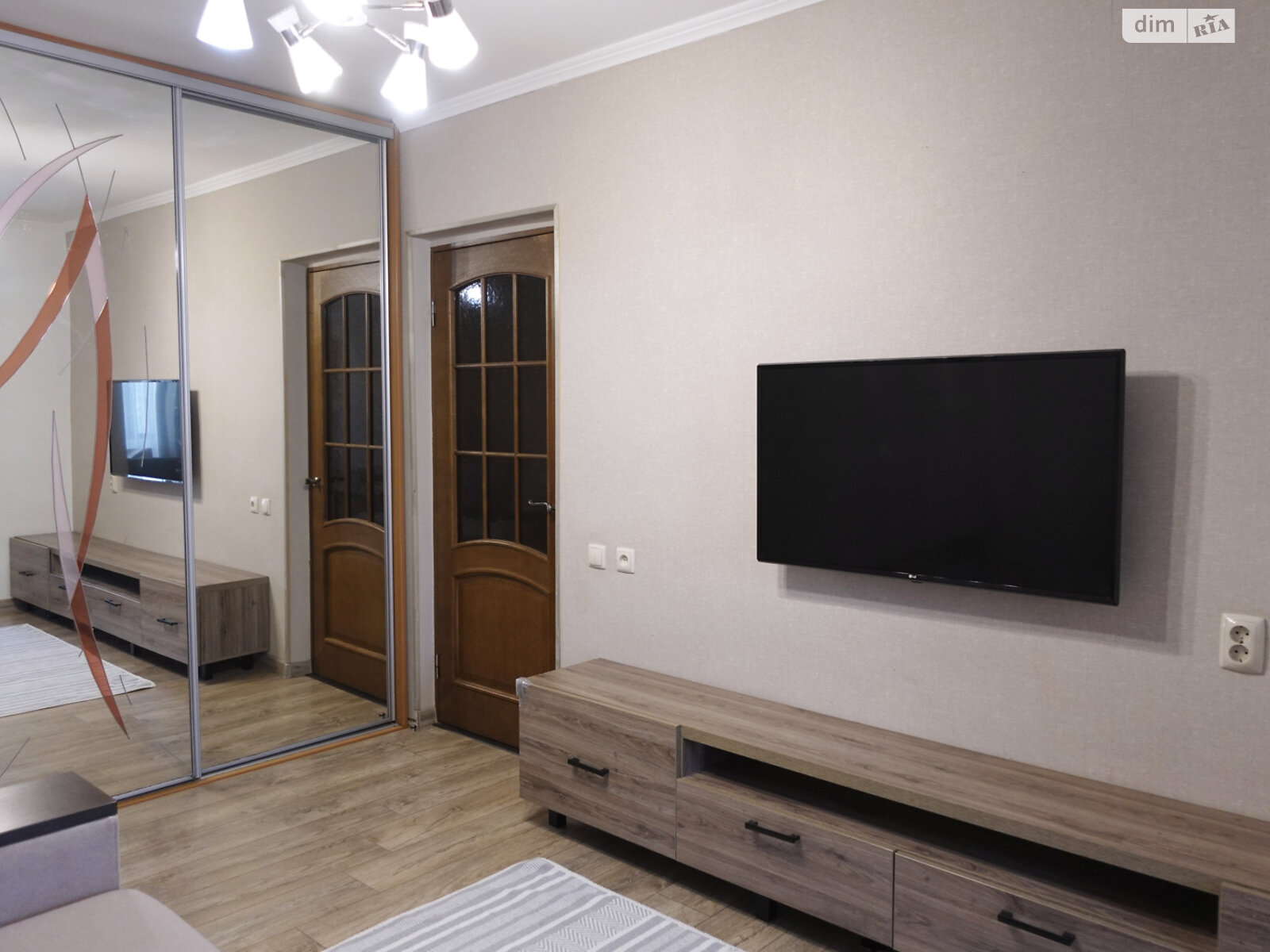 Продажа двухкомнатной квартиры в Ужгороде, на ул. Шумная 32, район Центр фото 1 Продажа двухкомнатной квартиры в Ужгороде, на ул. Шумная 32, район Центр фото 1