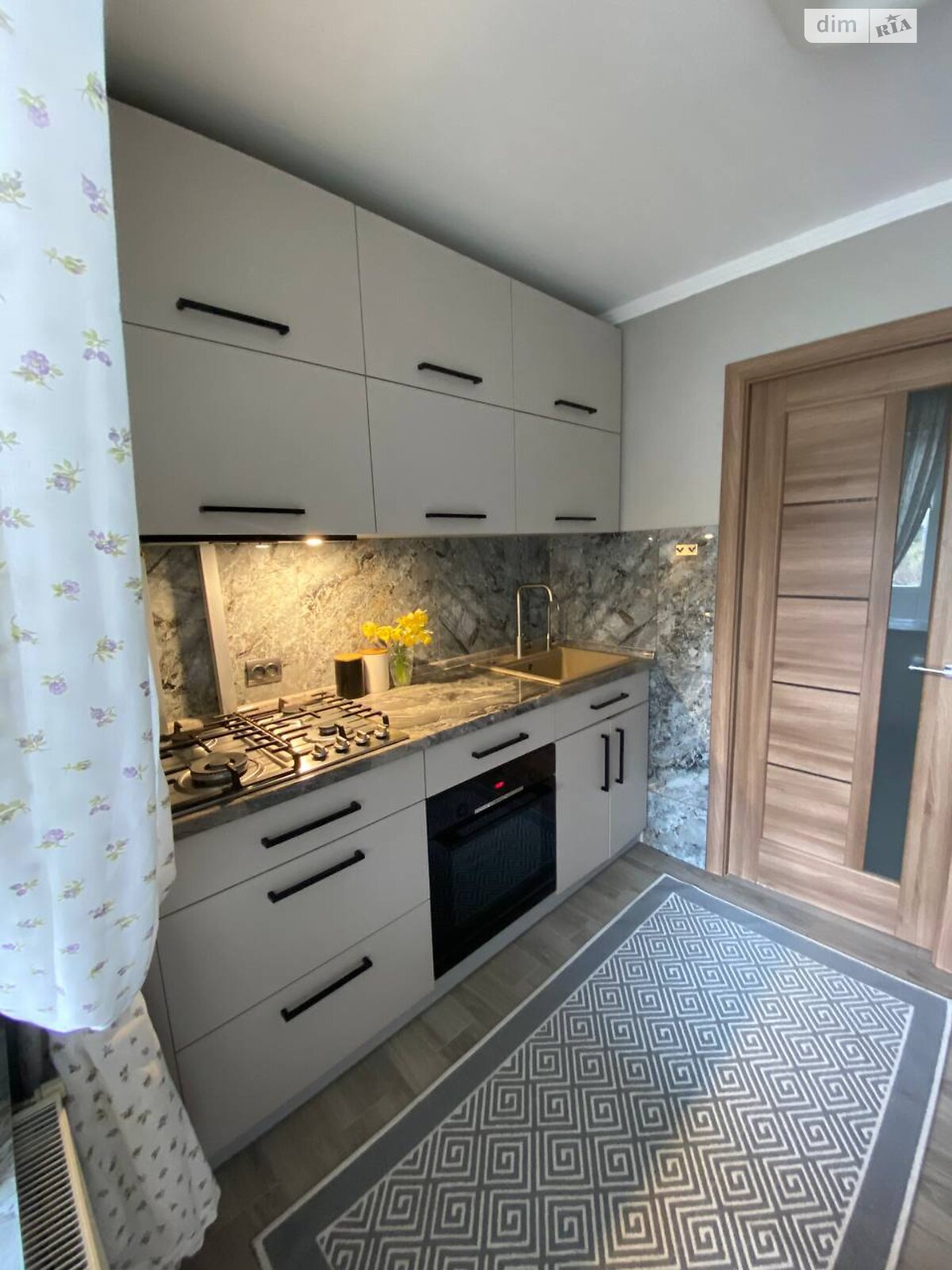 Продажа двухкомнатной квартиры в Ужгороде, на ул. Шумная 32, район Центр фото 1 Продажа двухкомнатной квартиры в Ужгороде, на ул. Шумная 32, район Центр фото 1