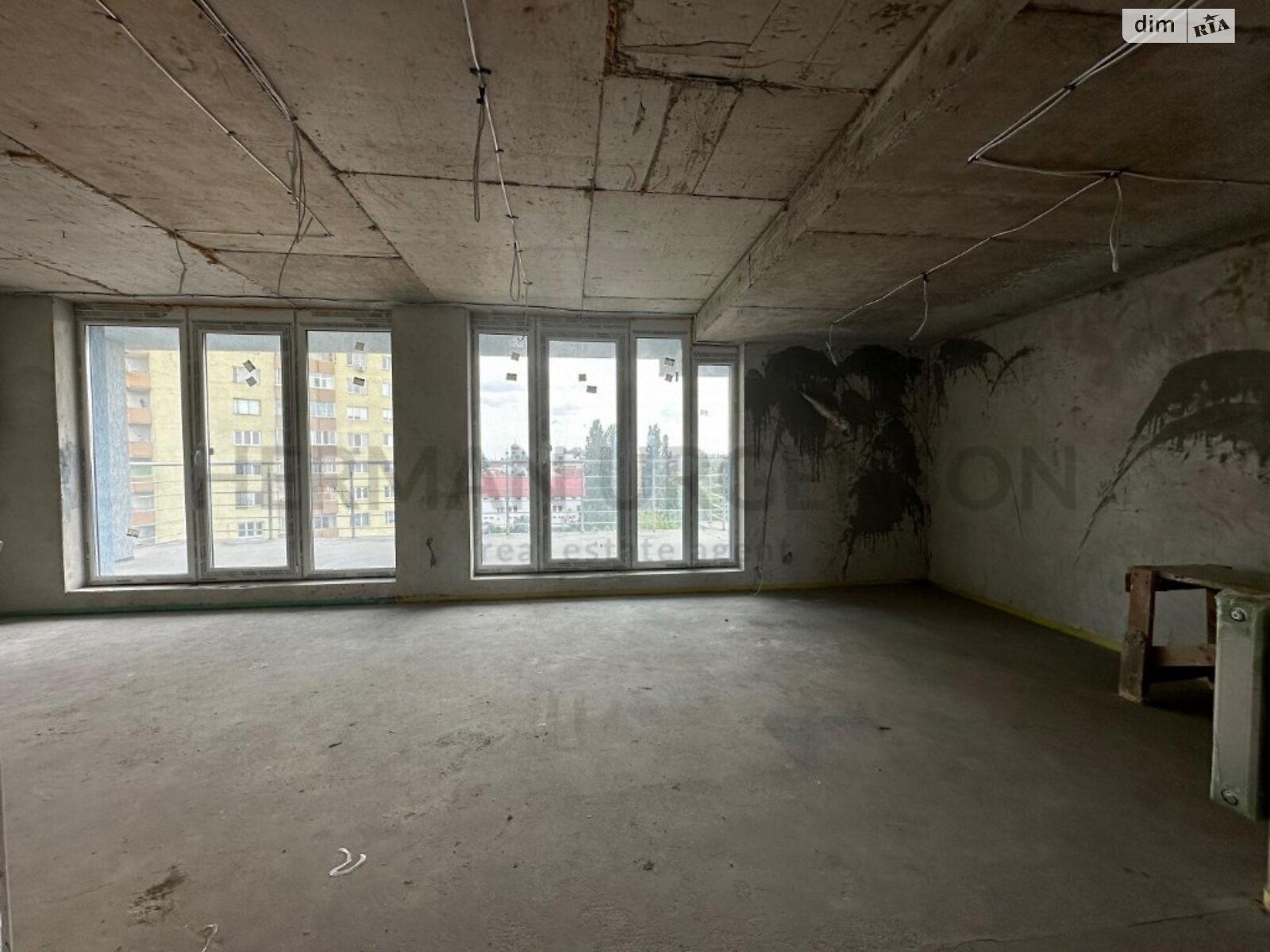 Продаж трикімнатної квартири в Ужгороді, на наб. Слов'янська, район Центр фото 1 Продаж трикімнатної квартири в Ужгороді, на наб. Слов'янська, район Центр фото 1