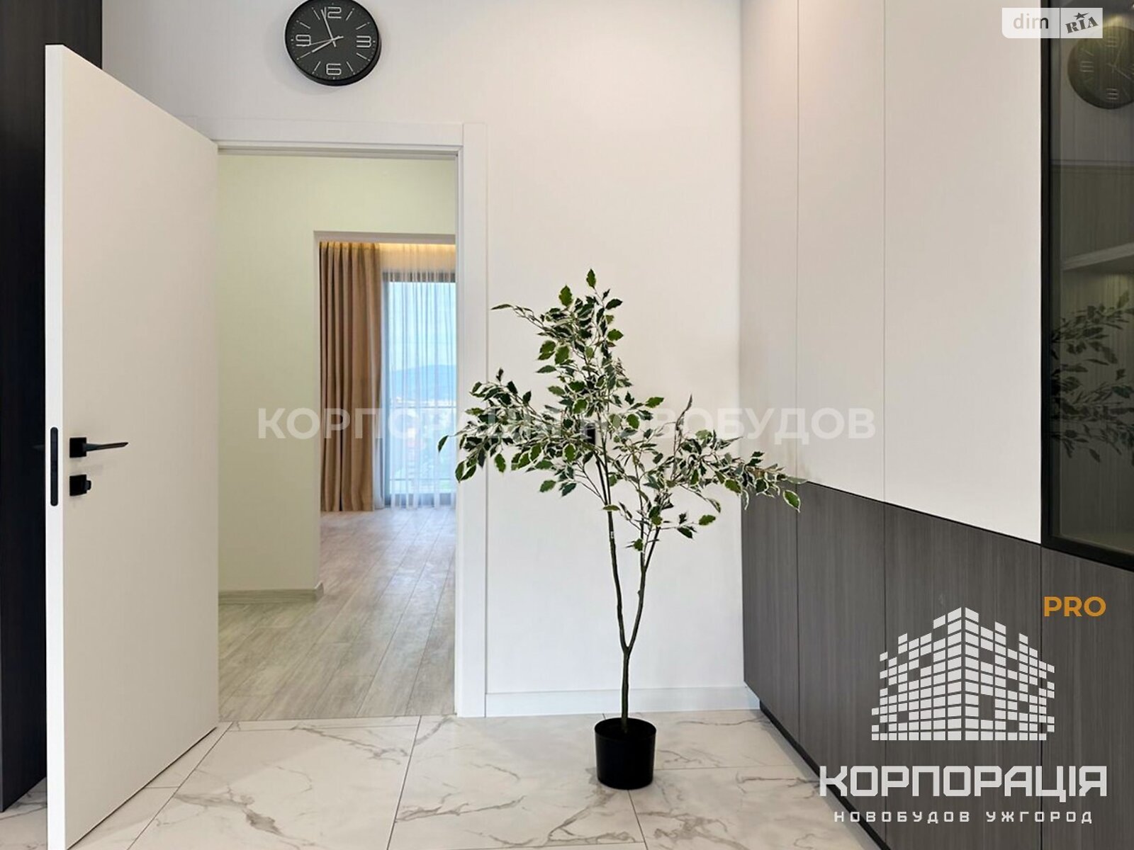 Продажа трехкомнатной квартиры в Ужгороде, на наб. Славянская 23А, район Центр фото 1 Продажа трехкомнатной квартиры в Ужгороде, на наб. Славянская 23А, район Центр фото 1