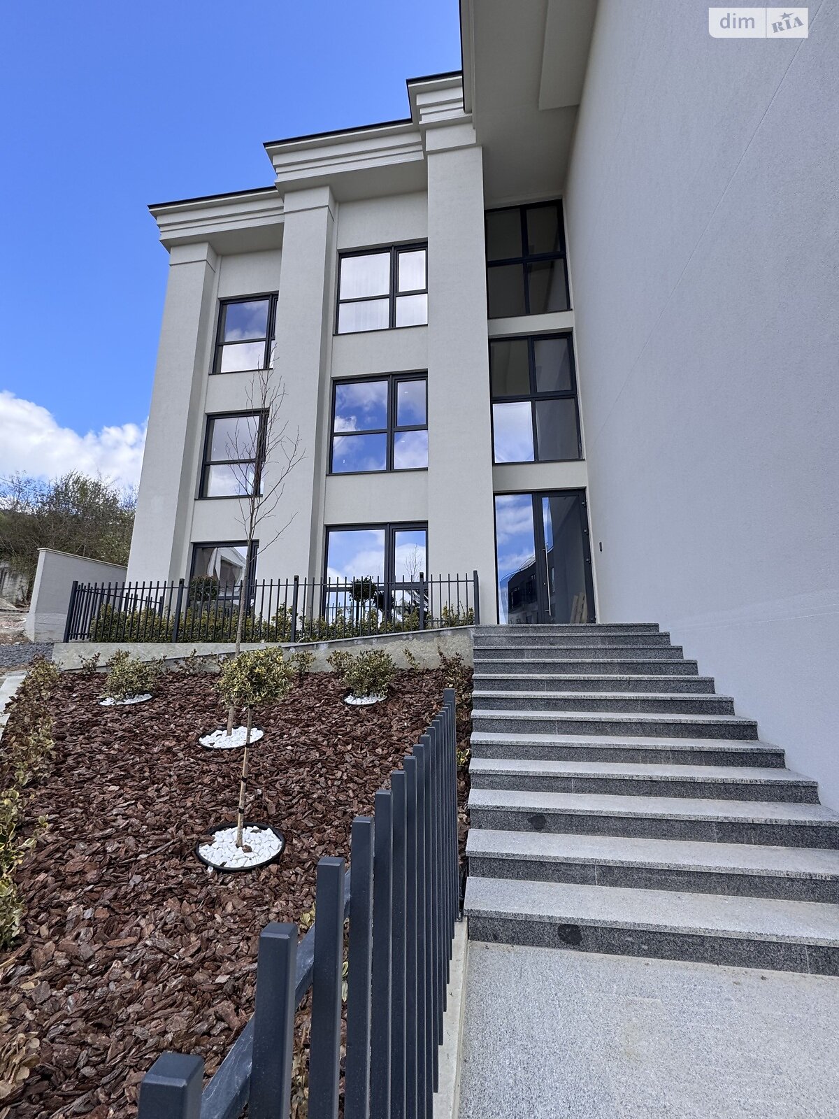 Продажа двухкомнатной квартиры в Ужгороде, на ул. Собранецкая 86, кв. 20, район Центр фото 1 Продажа двухкомнатной квартиры в Ужгороде, на ул. Собранецкая 86, кв. 20, район Центр фото 1