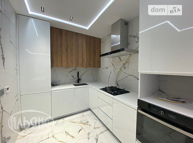 Продажа двухкомнатной квартиры в Ужгороде, на ул. Таможенная, район Центр фото 1 Продажа двухкомнатной квартиры в Ужгороде, на ул. Таможенная, район Центр фото 1