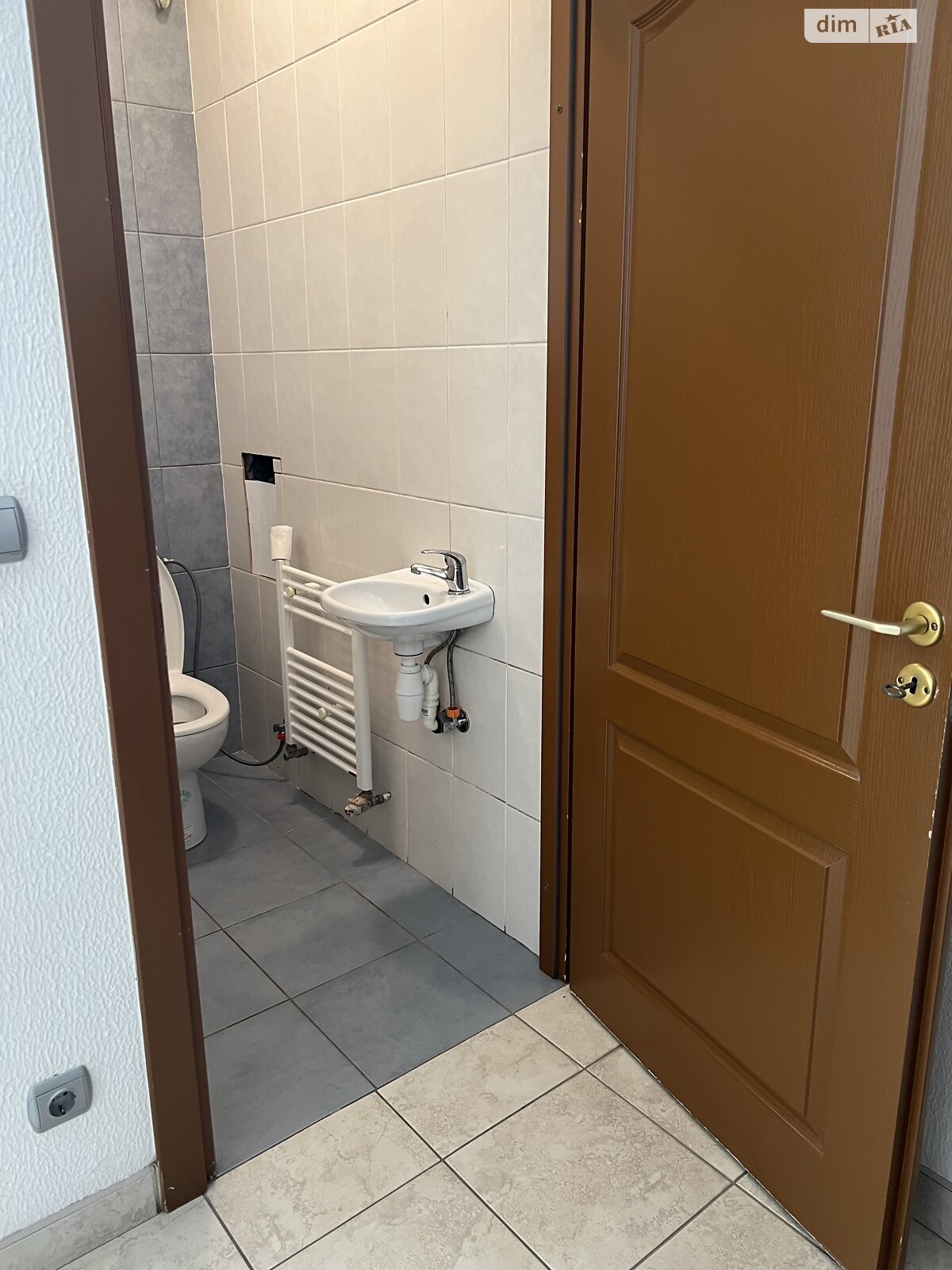Продажа четырехкомнатной квартиры в Ужгороде, на пл. Театральная, район Центр фото 1 Продажа четырехкомнатной квартиры в Ужгороде, на пл. Театральная, район Центр фото 1