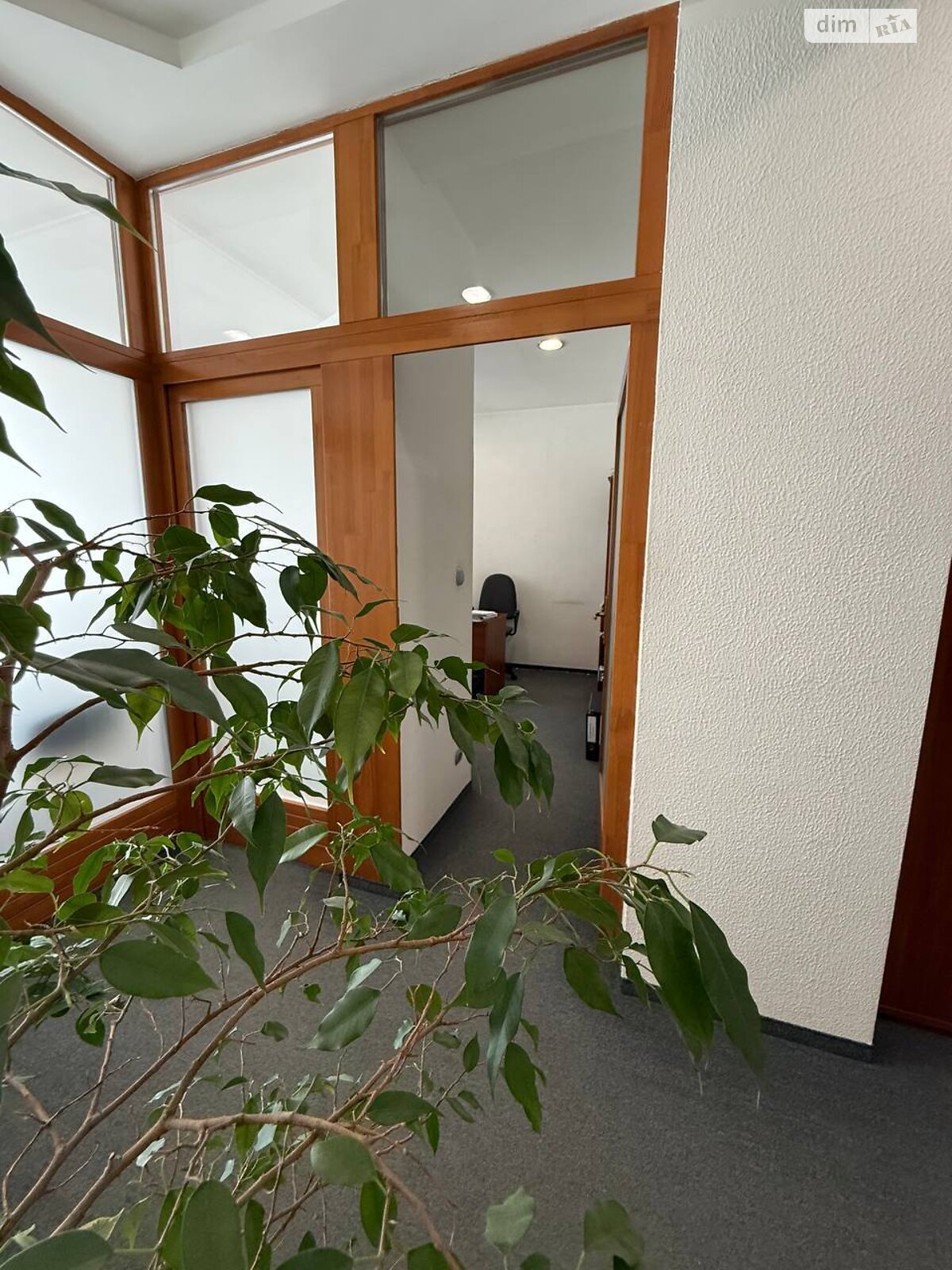 Продажа четырехкомнатной квартиры в Ужгороде, на пл. Театральная 9, район Центр фото 1 Продажа четырехкомнатной квартиры в Ужгороде, на пл. Театральная 9, район Центр фото 1