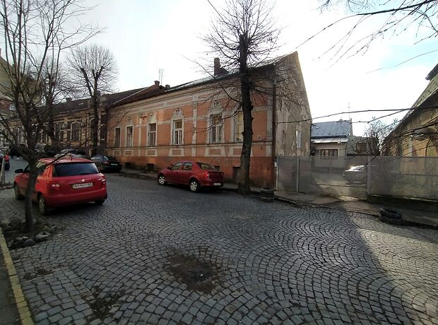 Продажа трехкомнатной квартиры в Ужгороде, на ул. Волошина район Центр фото 1 Продажа трехкомнатной квартиры в Ужгороде, на ул. Волошина район Центр фото 1