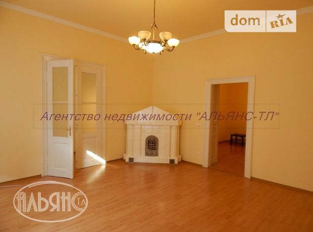 Продажа трехкомнатной квартиры в Ужгороде, на ул. Волошина район Центр фото 1 Продажа трехкомнатной квартиры в Ужгороде, на ул. Волошина район Центр фото 1