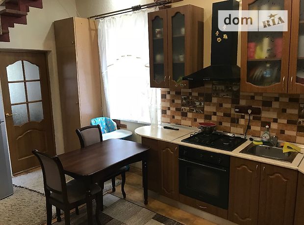 Продажа трехкомнатной квартиры в Ужгороде, на ул. Волошина район Центр фото 1 Продажа трехкомнатной квартиры в Ужгороде, на ул. Волошина район Центр фото 1
