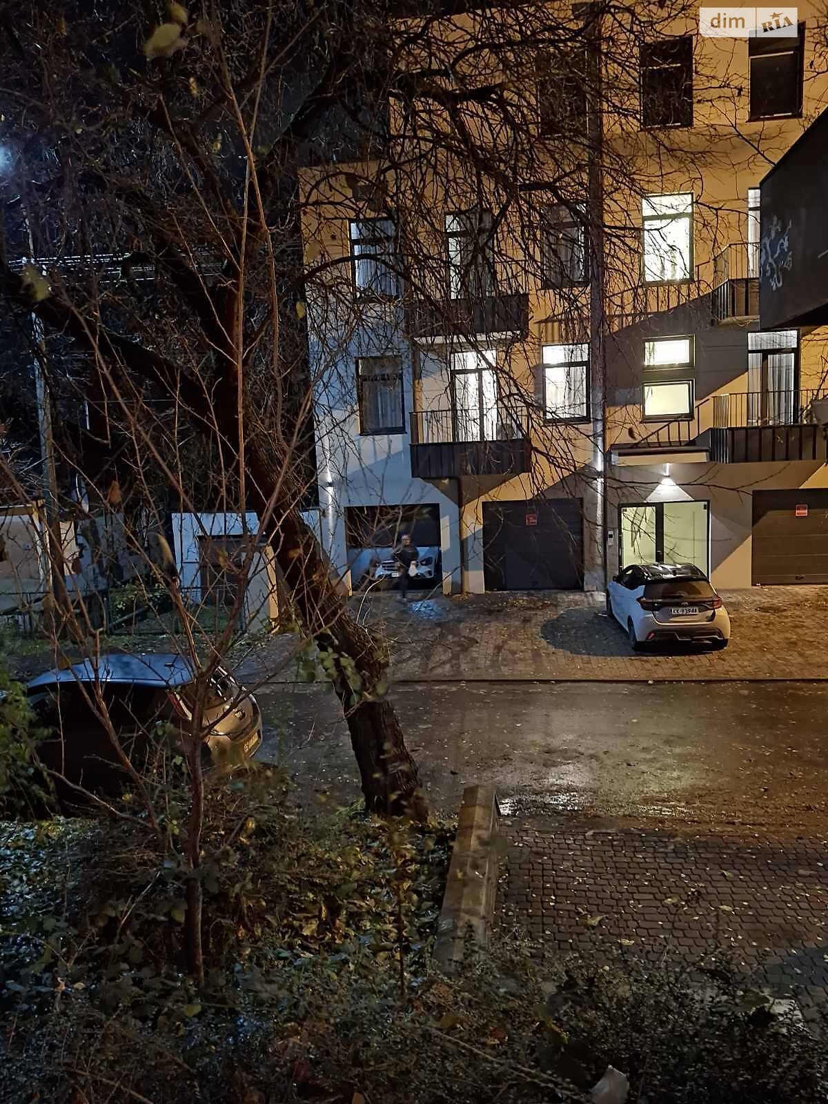 Продаж чотирикімнатної квартири в Ужгороді, на вул. Ярослава Геляса 6, район Центр фото 1 Продаж чотирикімнатної квартири в Ужгороді, на вул. Ярослава Геляса 6, район Центр фото 1