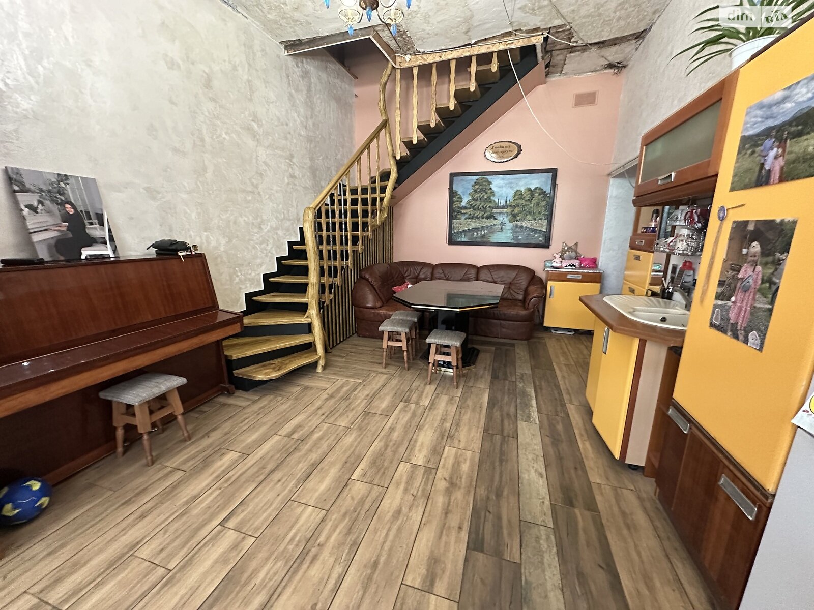 Продаж трикімнатної квартири в Ужгороді, на вул. Юрія Герца, район Центр фото 1 Продаж трикімнатної квартири в Ужгороді, на вул. Юрія Герца, район Центр фото 1