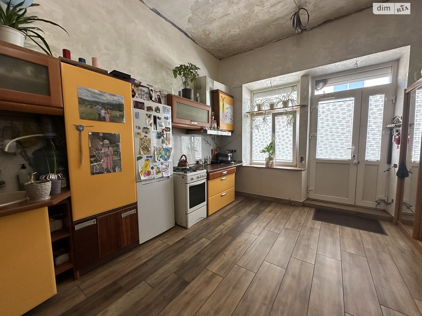 Продаж трикімнатної квартири в Ужгороді, на вул. Юрія Герца, район Центр фото 1 Продаж трикімнатної квартири в Ужгороді, на вул. Юрія Герца, район Центр фото 1