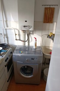 Продаж двокімнатної квартири в Ужгороді, на вул. Заньковецької 13, район Центр фото 2