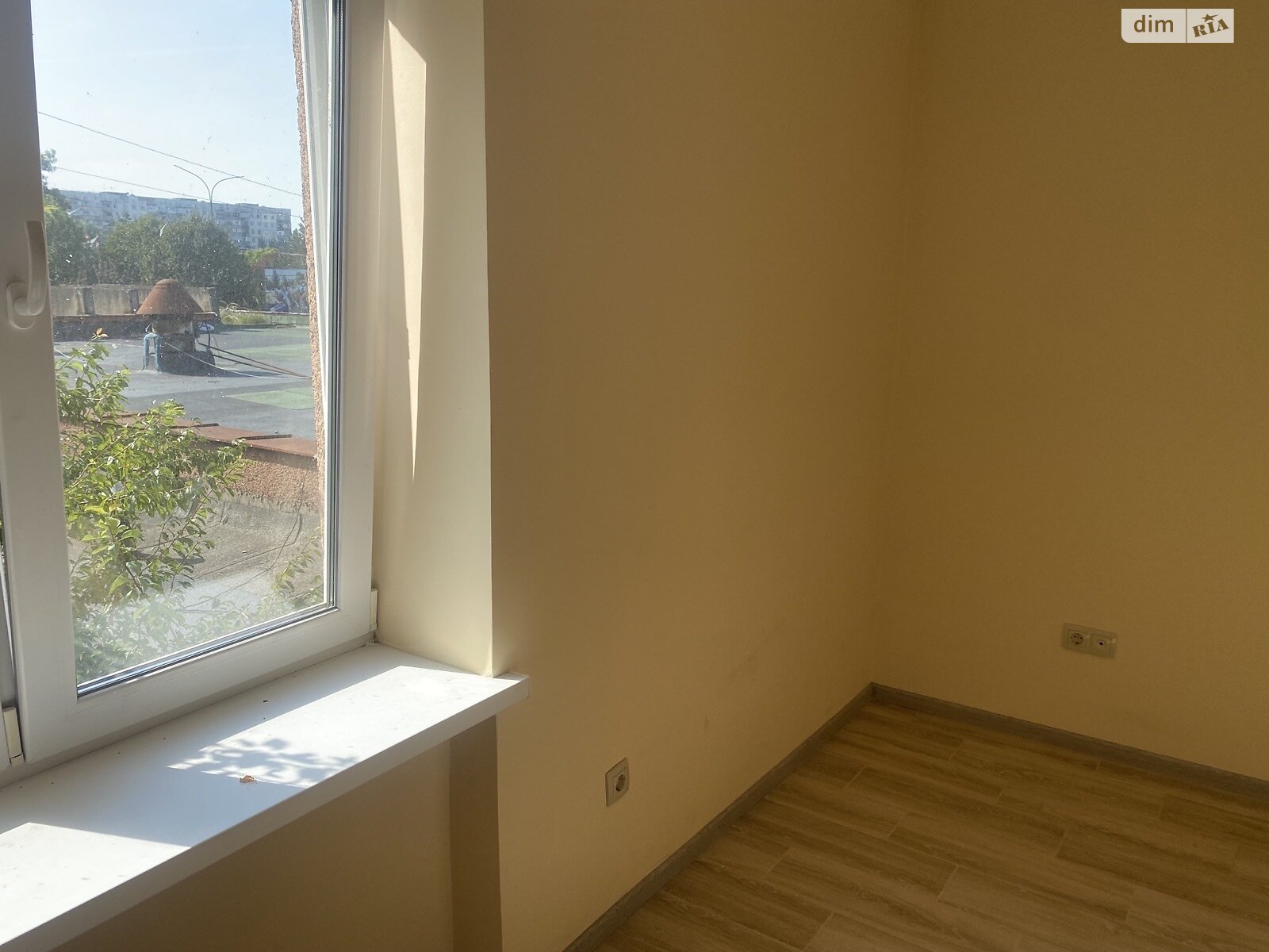 Продаж трикімнатної квартири в Ужгороді, на вул. Грушевського, район Вербник фото 1