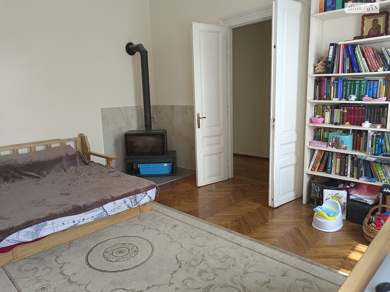 Продажа трехкомнатной квартиры в Ужгороде, на пл. Петефи Шандора 10, район Вербнык фото 1 Продажа трехкомнатной квартиры в Ужгороде, на пл. Петефи Шандора 10, район Вербнык фото 1
