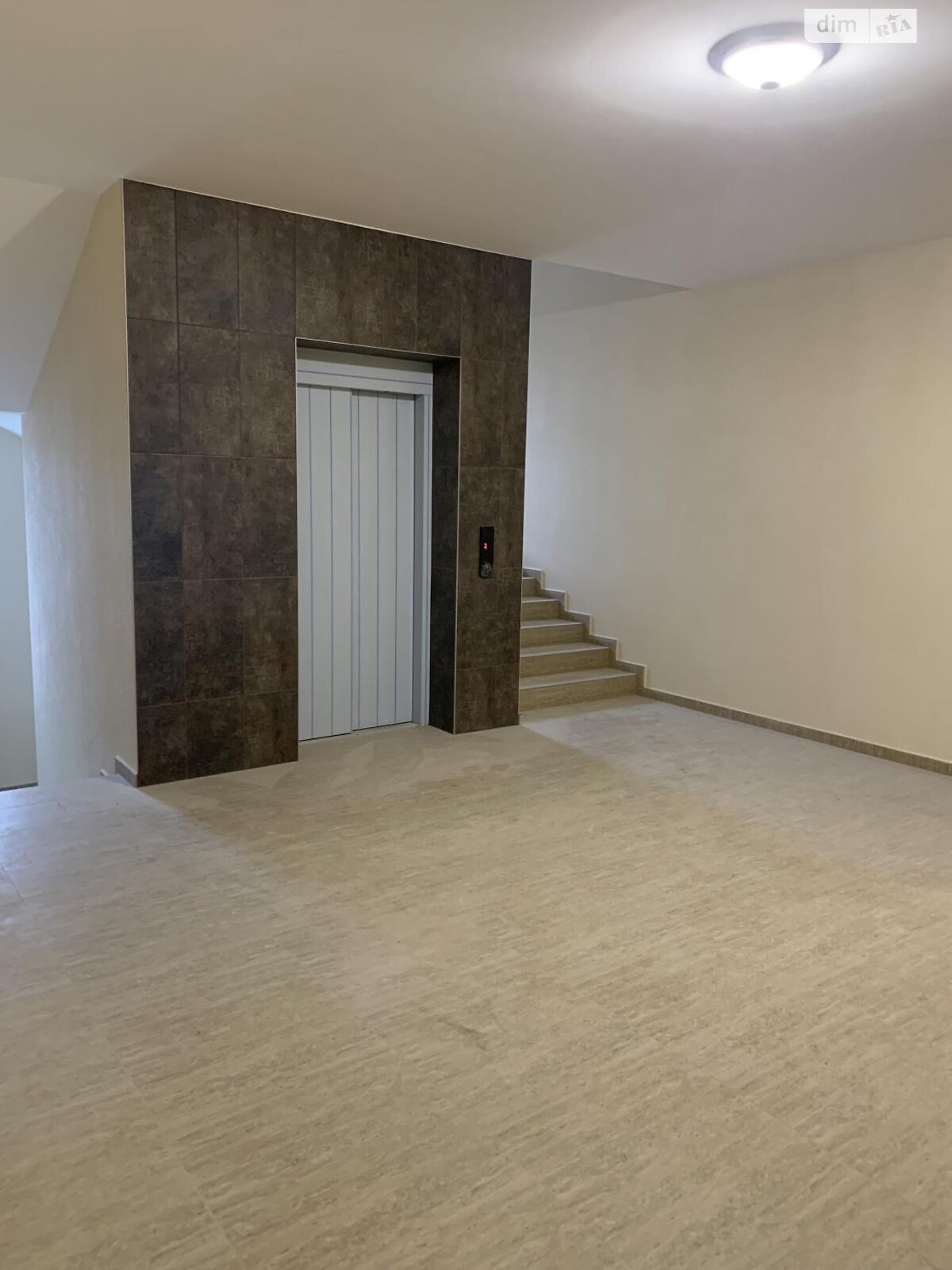 Продажа двухкомнатной квартиры в Ужгороде, на ул. Русская, район Вербнык фото 1