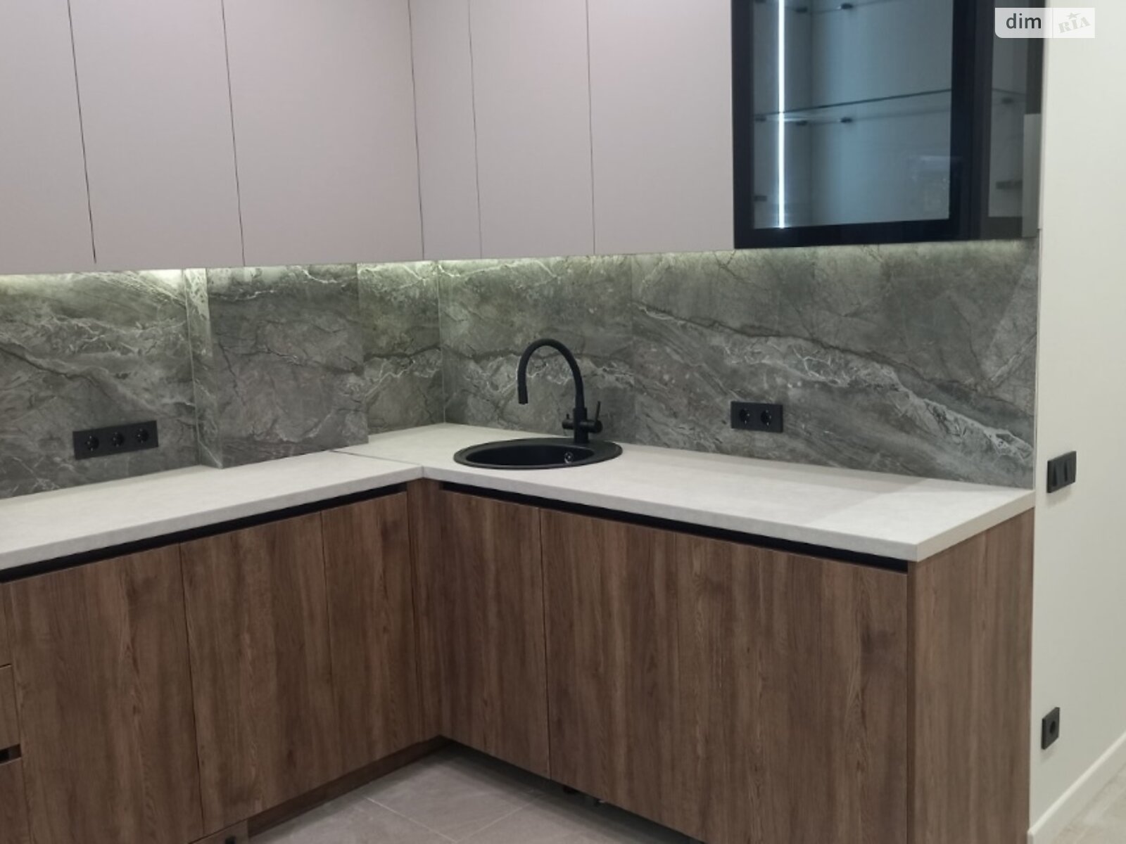 Продажа двухкомнатной квартиры в Ужгороде, на ул. Русская 41, район Вербнык фото 1 Продажа двухкомнатной квартиры в Ужгороде, на ул. Русская 41, район Вербнык фото 1