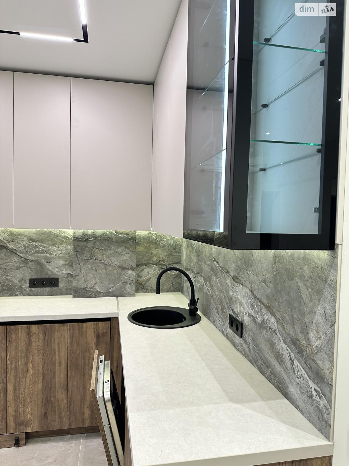 Продажа двухкомнатной квартиры в Ужгороде, на ул. Русская 41, кв. 35, район Вербнык фото 1