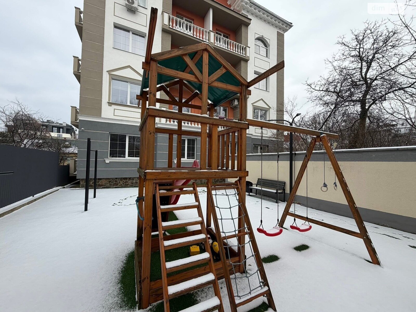 Продажа трехкомнатной квартиры в Ужгороде, на ул. Русская 30, район Вербнык фото 1