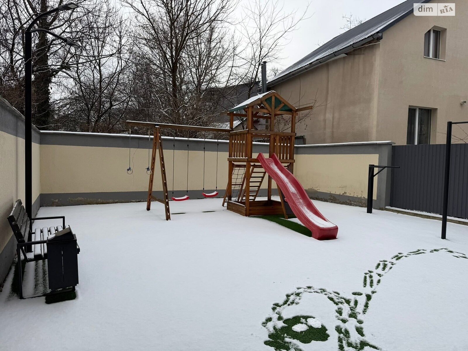 Продажа трехкомнатной квартиры в Ужгороде, на ул. Русская 30, район Вербнык фото 1