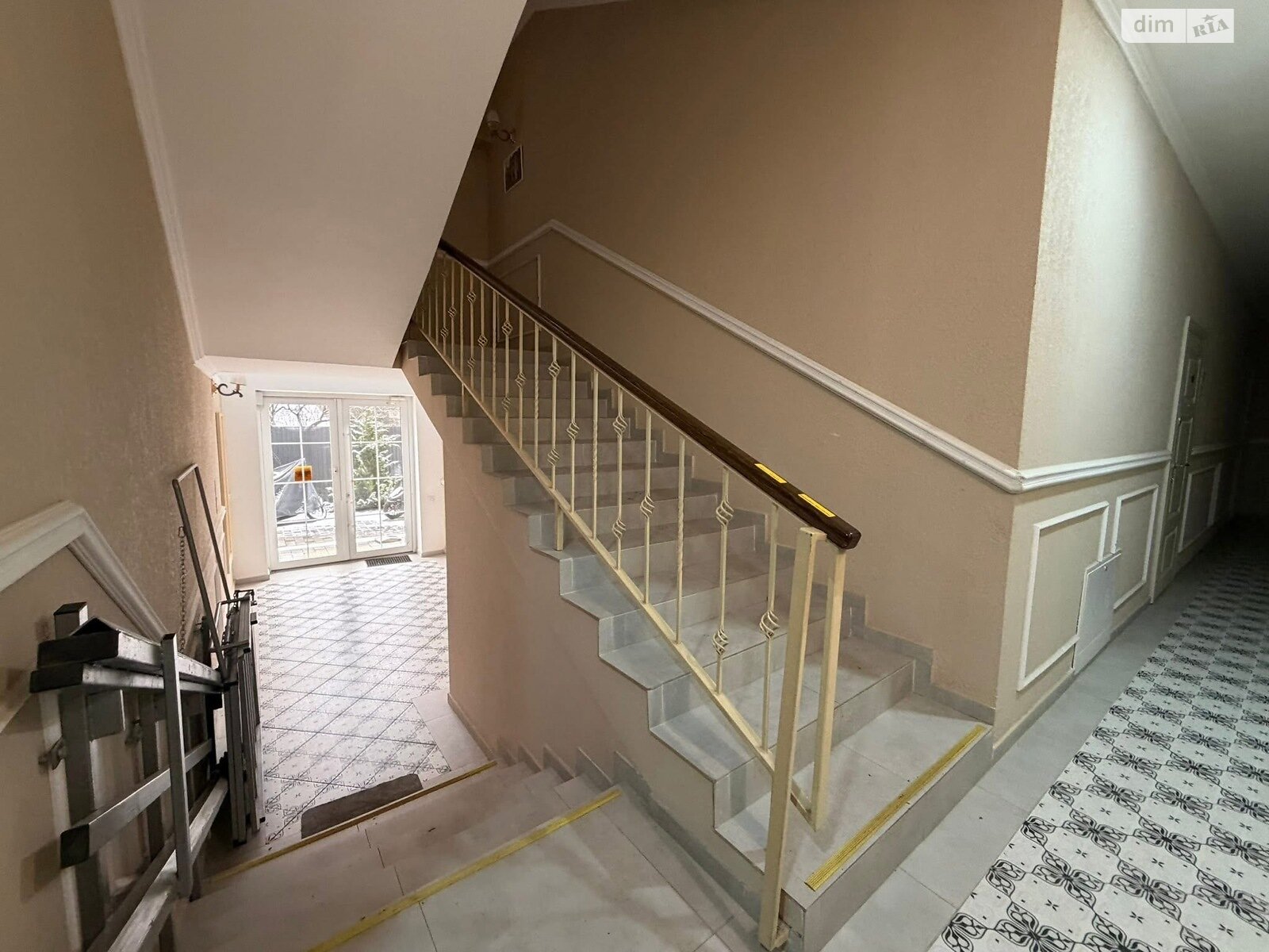 Продажа трехкомнатной квартиры в Ужгороде, на ул. Русская 30, район Вербнык фото 1