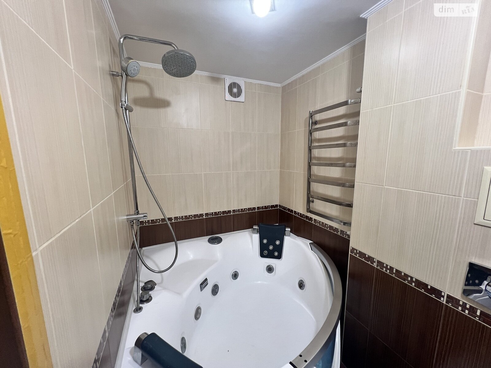 Продажа трехкомнатной квартиры в Украинке, на просп. Днепровский 23, фото 1 Продажа трехкомнатной квартиры в Украинке, на просп. Днепровский 23, фото 1