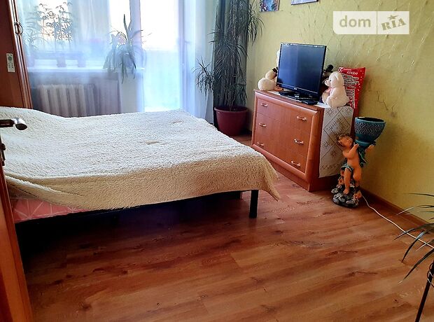 Продажа трехкомнатной квартиры в Умани, на ул. Комарова район Умань фото 1 Продажа трехкомнатной квартиры в Умани, на ул. Комарова район Умань фото 1