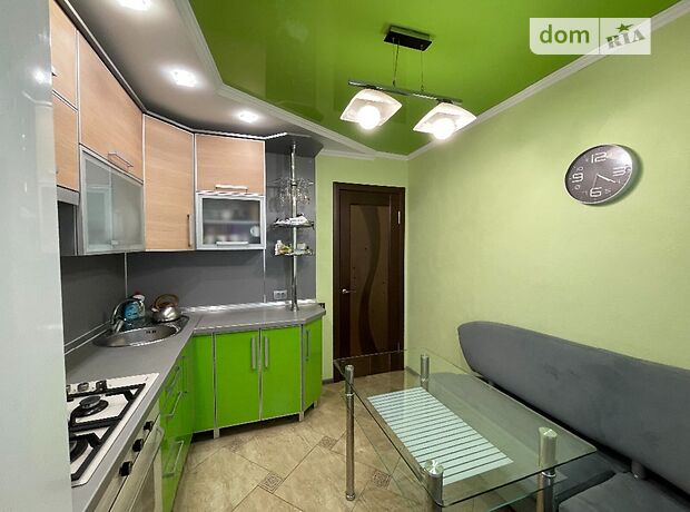 Продажа трехкомнатной квартиры в Умани, на Тищика 11 район Умань фото 1 Продажа трехкомнатной квартиры в Умани, на Тищика 11 район Умань фото 1