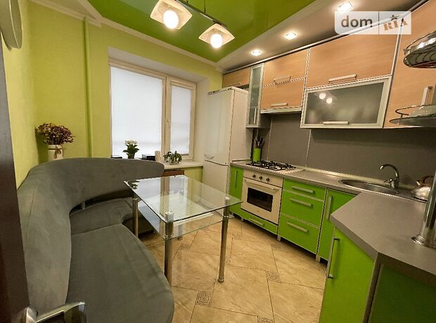 Продажа трехкомнатной квартиры в Умани, на Тищика 11 район Умань фото 1 Продажа трехкомнатной квартиры в Умани, на Тищика 11 район Умань фото 1