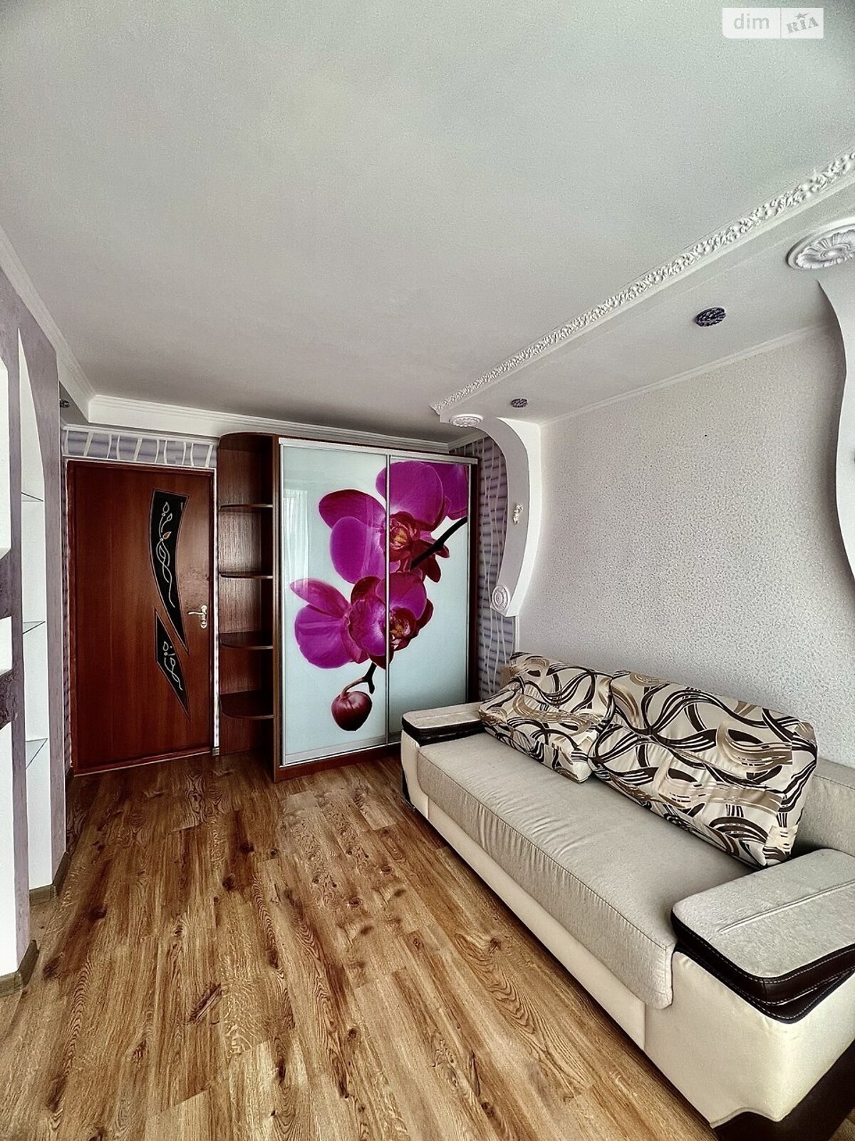 Продаж трикімнатної квартири в Вапнярці, на вул. Авіаторів, кв. 17, фото 1 Продаж трикімнатної квартири в Вапнярці, на вул. Авіаторів, кв. 17, фото 1