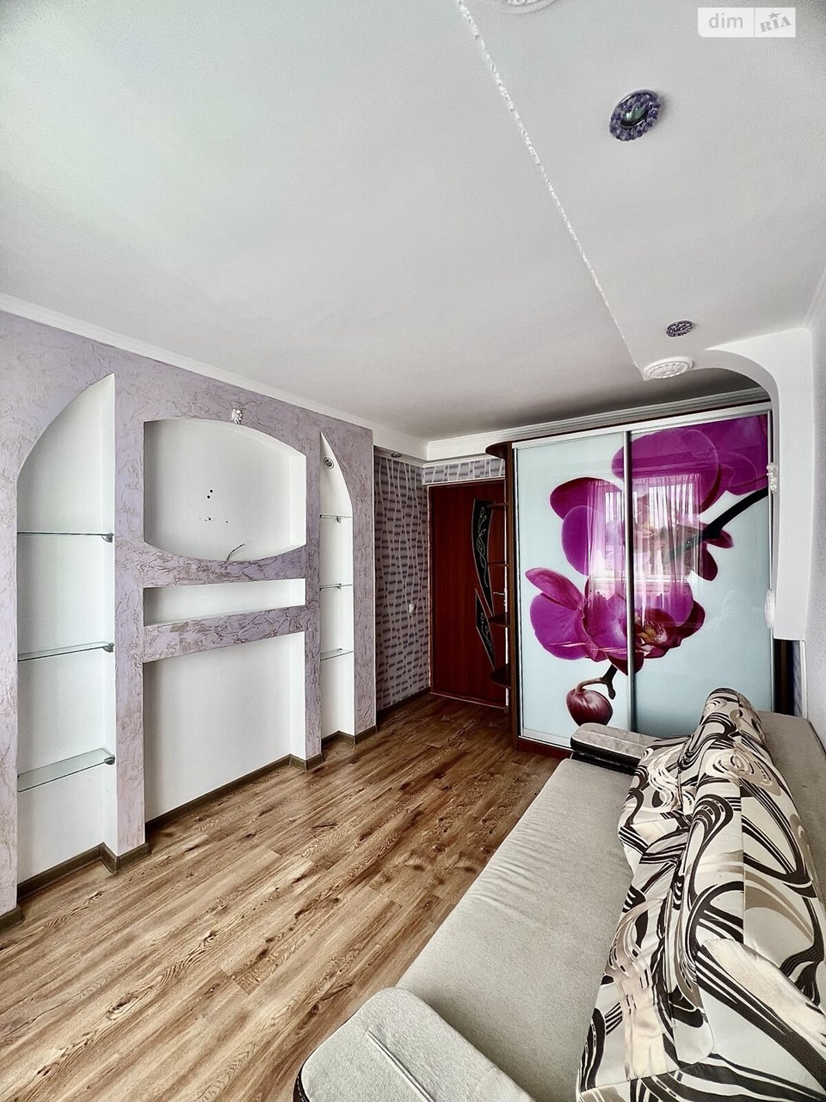Продаж трикімнатної квартири в Вапнярці, на вул. Авіаторів, кв. 17, фото 1 Продаж трикімнатної квартири в Вапнярці, на вул. Авіаторів, кв. 17, фото 1