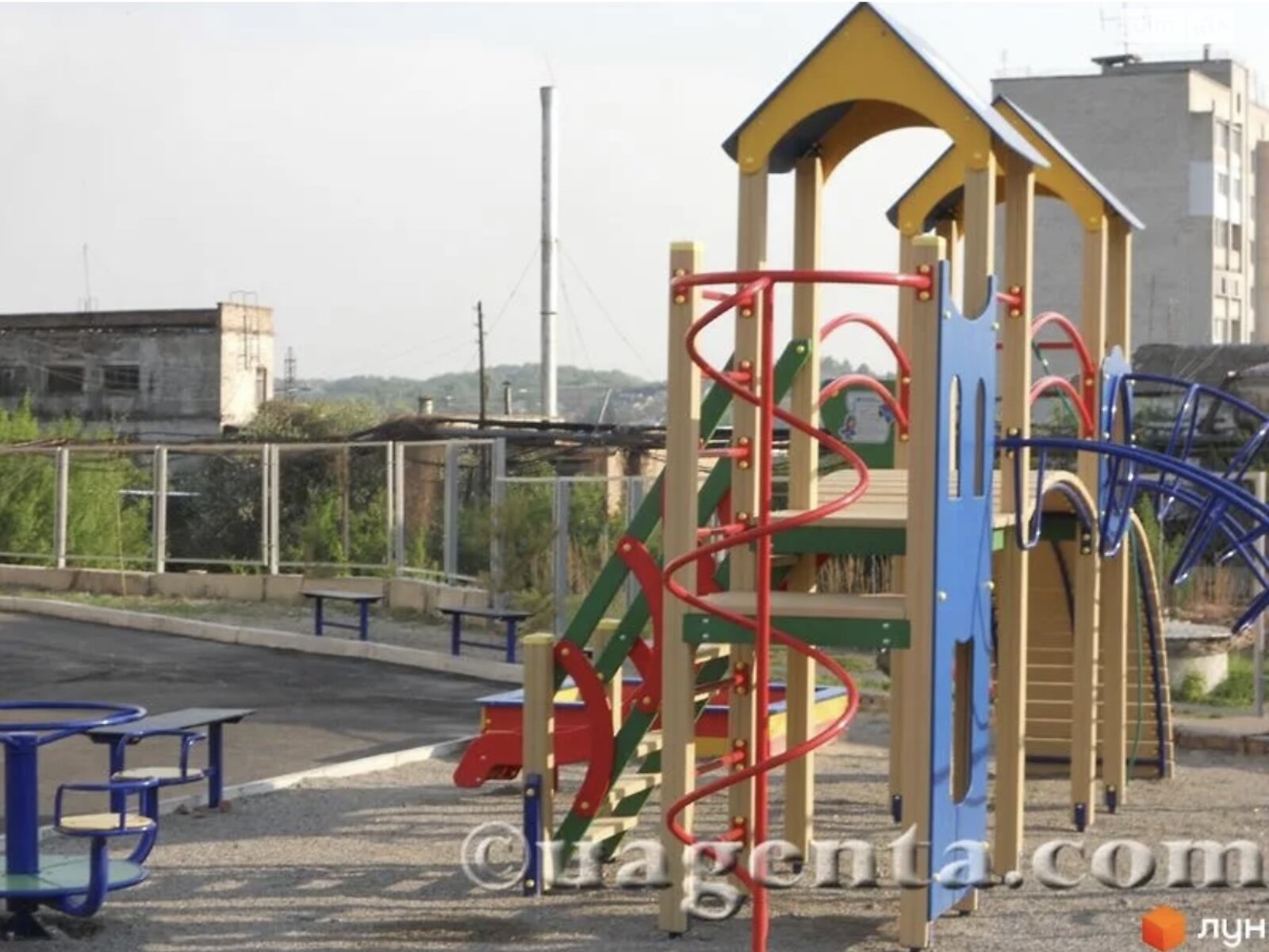 Продажа трехкомнатной квартиры в Василькове, на ул. Первого Мая 12/1, фото 1 Продажа трехкомнатной квартиры в Василькове, на ул. Первого Мая 12/1, фото 1