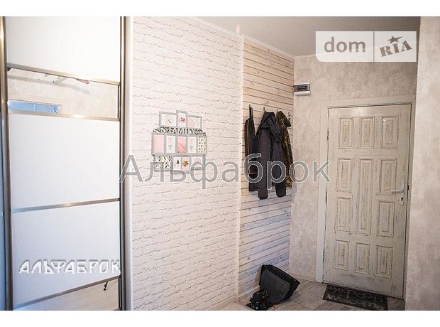 Продажа трехкомнатной квартиры в Василькове, район Васильков фото 1 Продажа трехкомнатной квартиры в Василькове, район Васильков фото 1