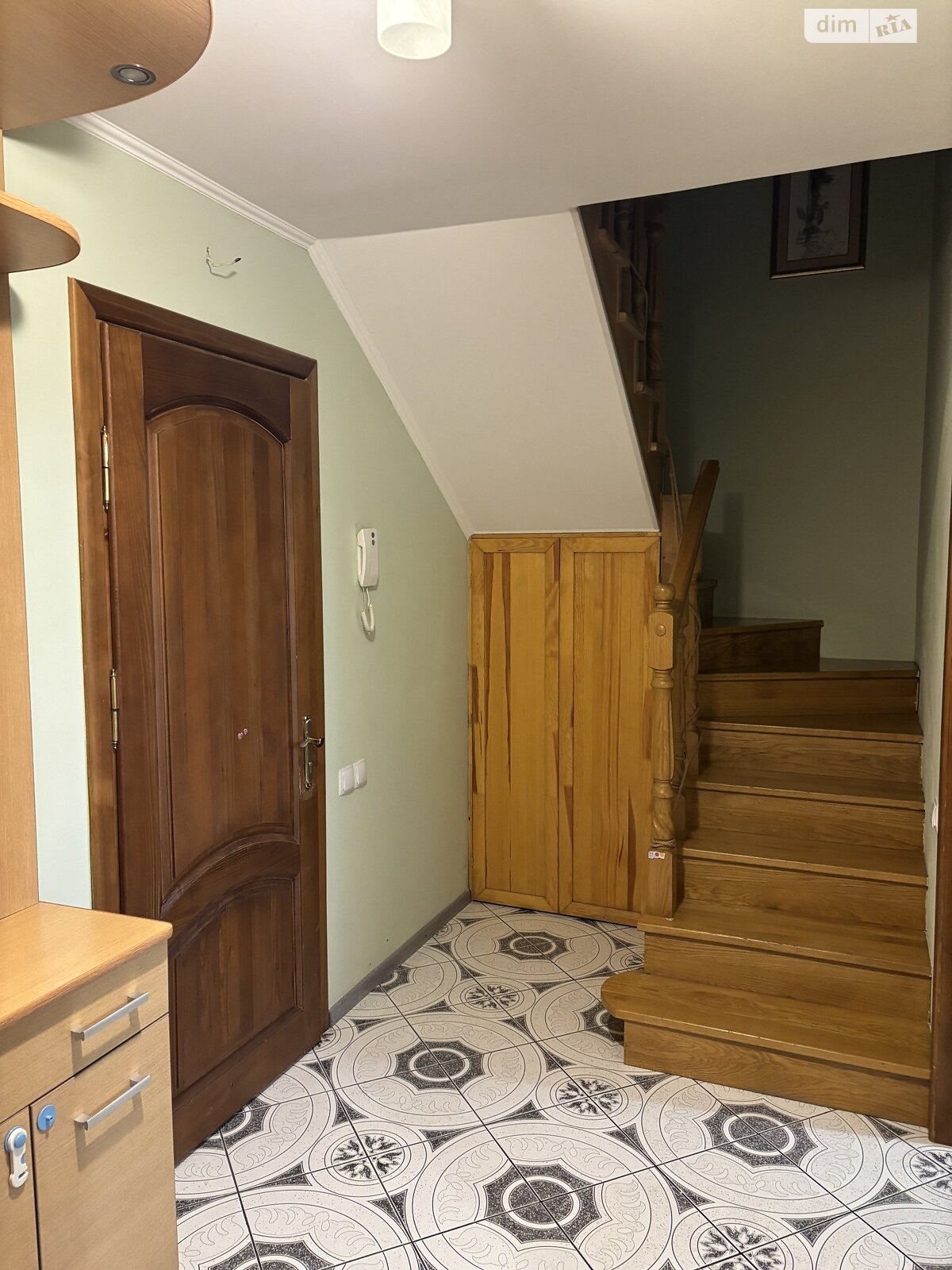 Продажа трехкомнатной квартиры в Великой Березовице, на ул. Микулинецкая, фото 1 Продажа трехкомнатной квартиры в Великой Березовице, на ул. Микулинецкая, фото 1