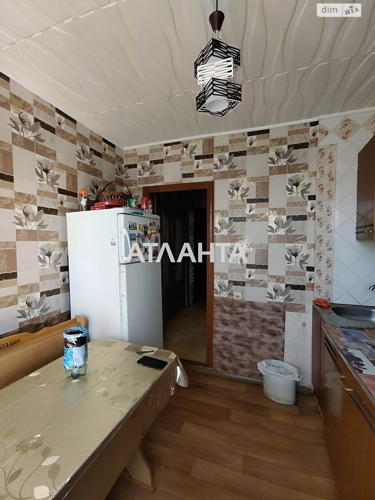 Продажа трехкомнатной квартиры в Великодолинском, на ул. Энтузиастов, фото 1 Продажа трехкомнатной квартиры в Великодолинском, на ул. Энтузиастов, фото 1