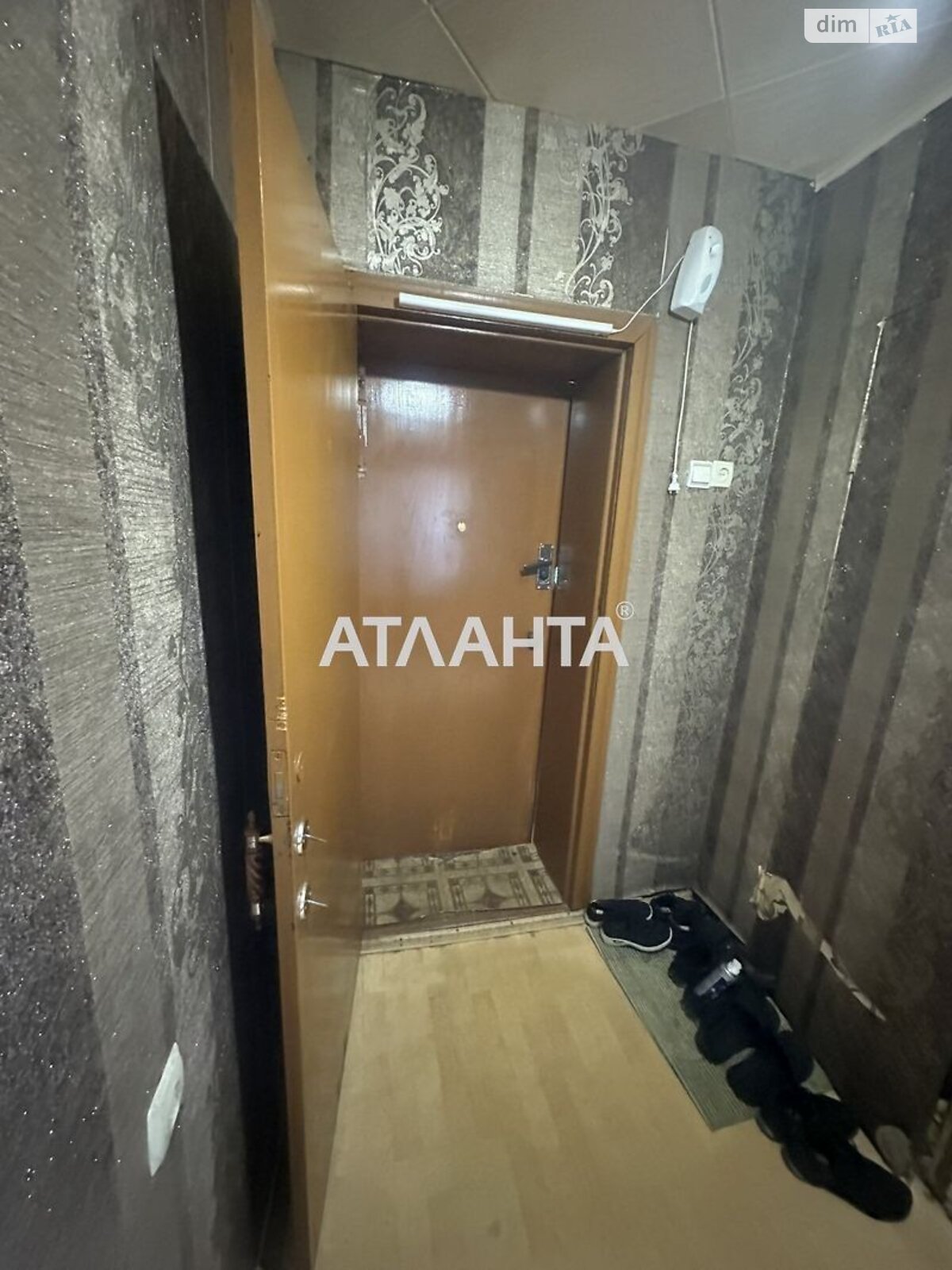 Продажа трехкомнатной квартиры в Великодолинском, на ул. Энтузиастов, фото 1 Продажа трехкомнатной квартиры в Великодолинском, на ул. Энтузиастов, фото 1