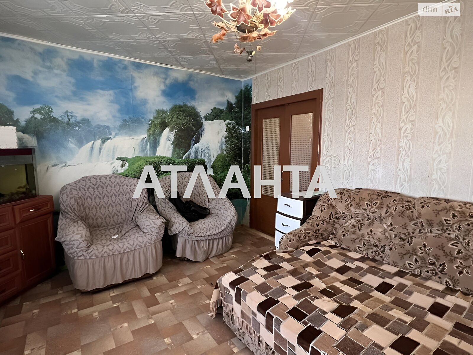 Продажа трехкомнатной квартиры в Великодолинском, на ул. Энтузиастов, фото 1 Продажа трехкомнатной квартиры в Великодолинском, на ул. Энтузиастов, фото 1