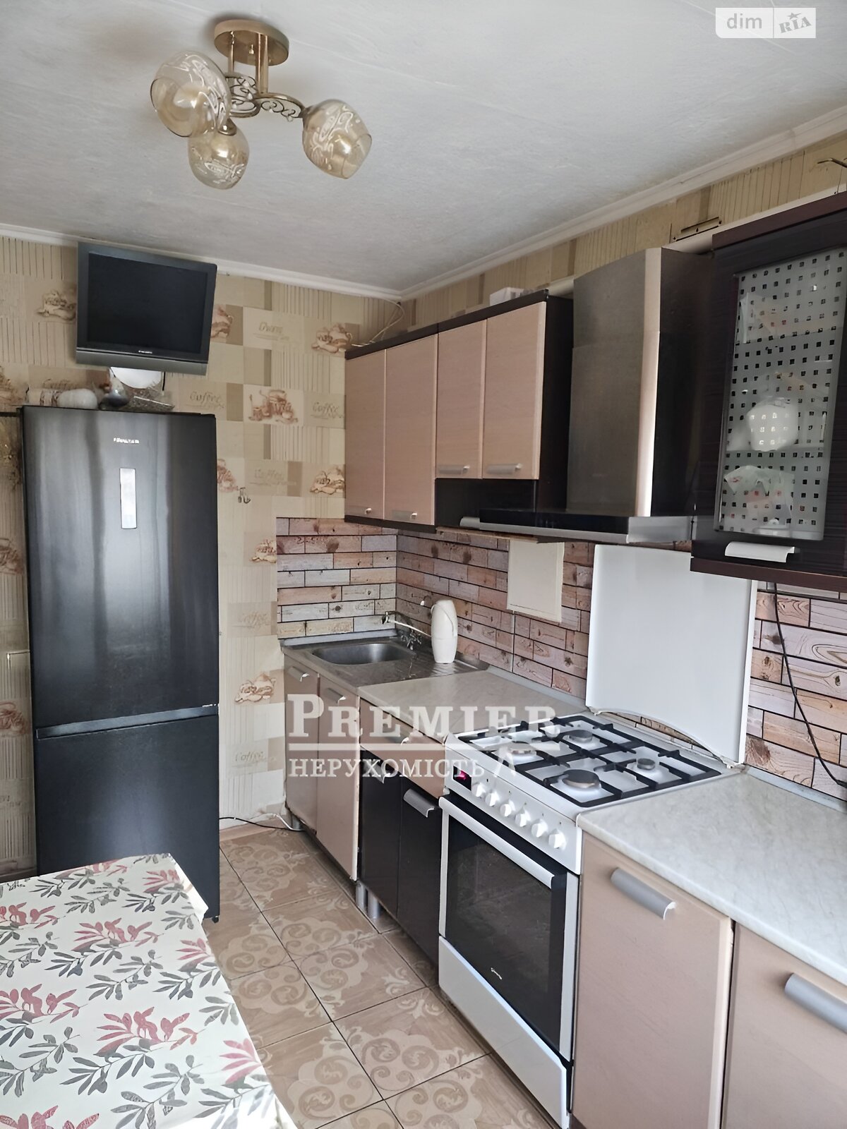 Продажа трехкомнатной квартиры в Великодолинском, на ул. Энтузиастов, фото 1 Продажа трехкомнатной квартиры в Великодолинском, на ул. Энтузиастов, фото 1