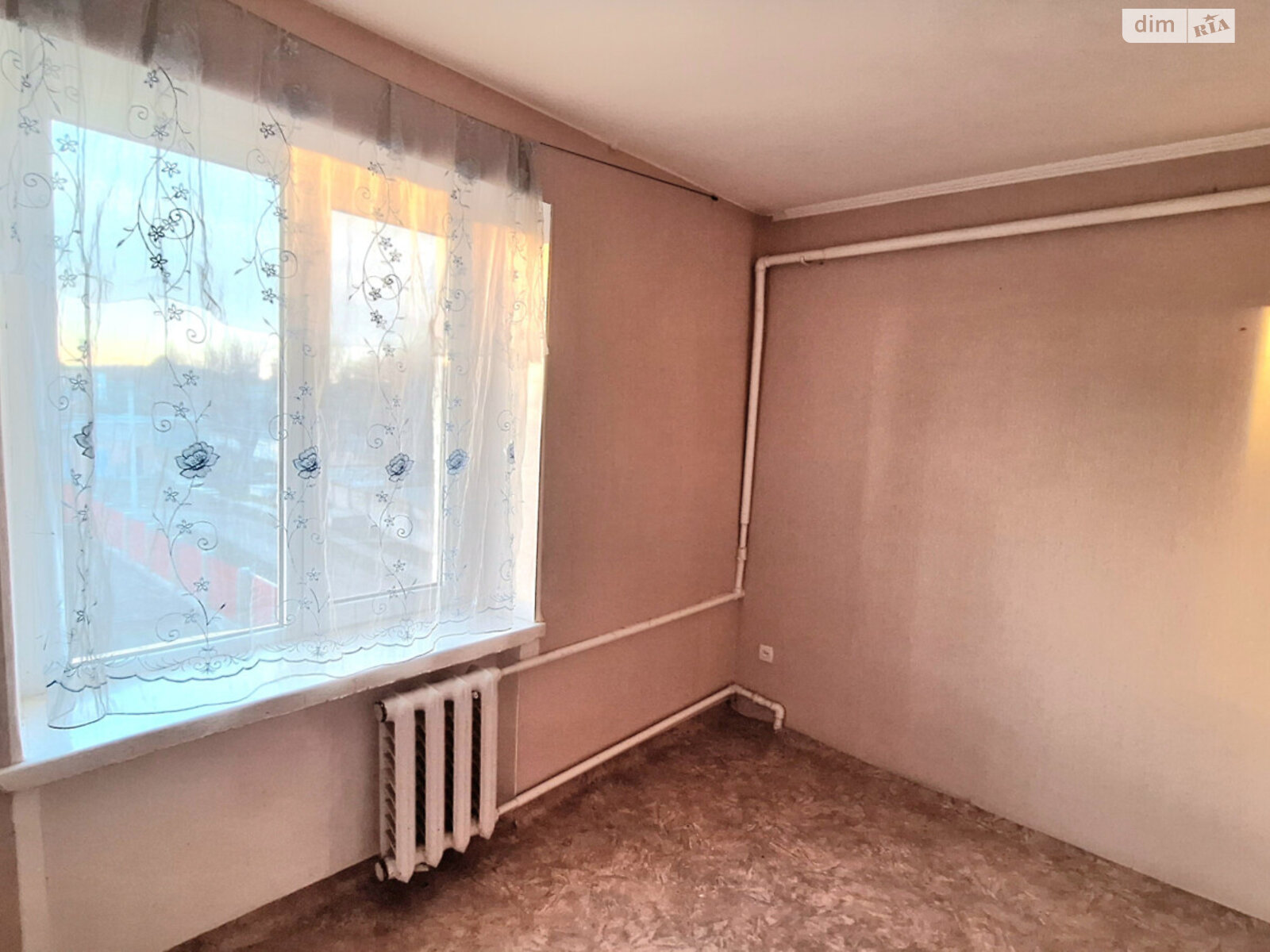 Продажа трехкомнатной квартиры в Великодолинском, на ул. Энтузиастов, фото 1 Продажа трехкомнатной квартиры в Великодолинском, на ул. Энтузиастов, фото 1