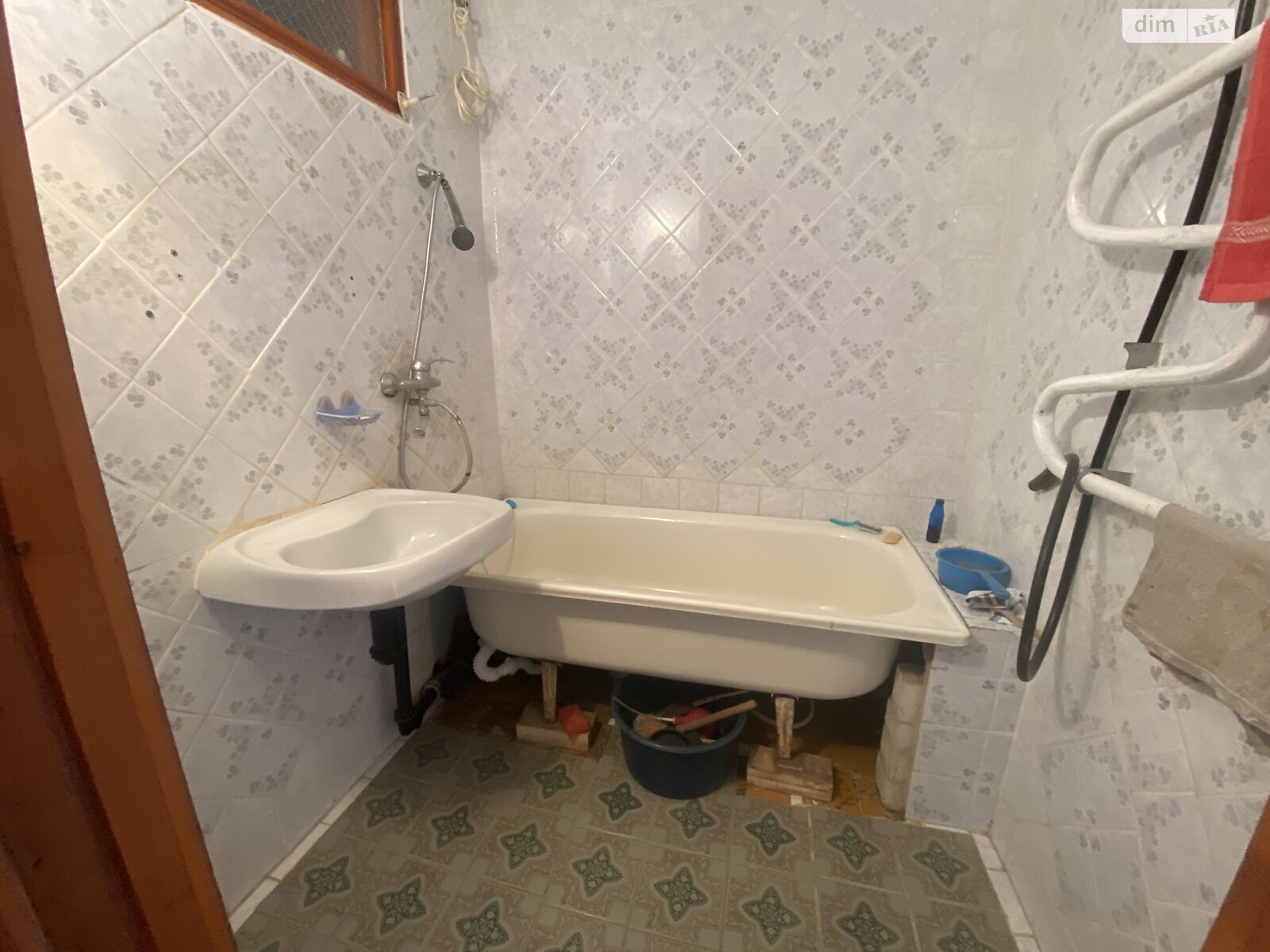 Продажа трехкомнатной квартиры в Великодолинском, на ул. Энтузиастов, фото 1 Продажа трехкомнатной квартиры в Великодолинском, на ул. Энтузиастов, фото 1