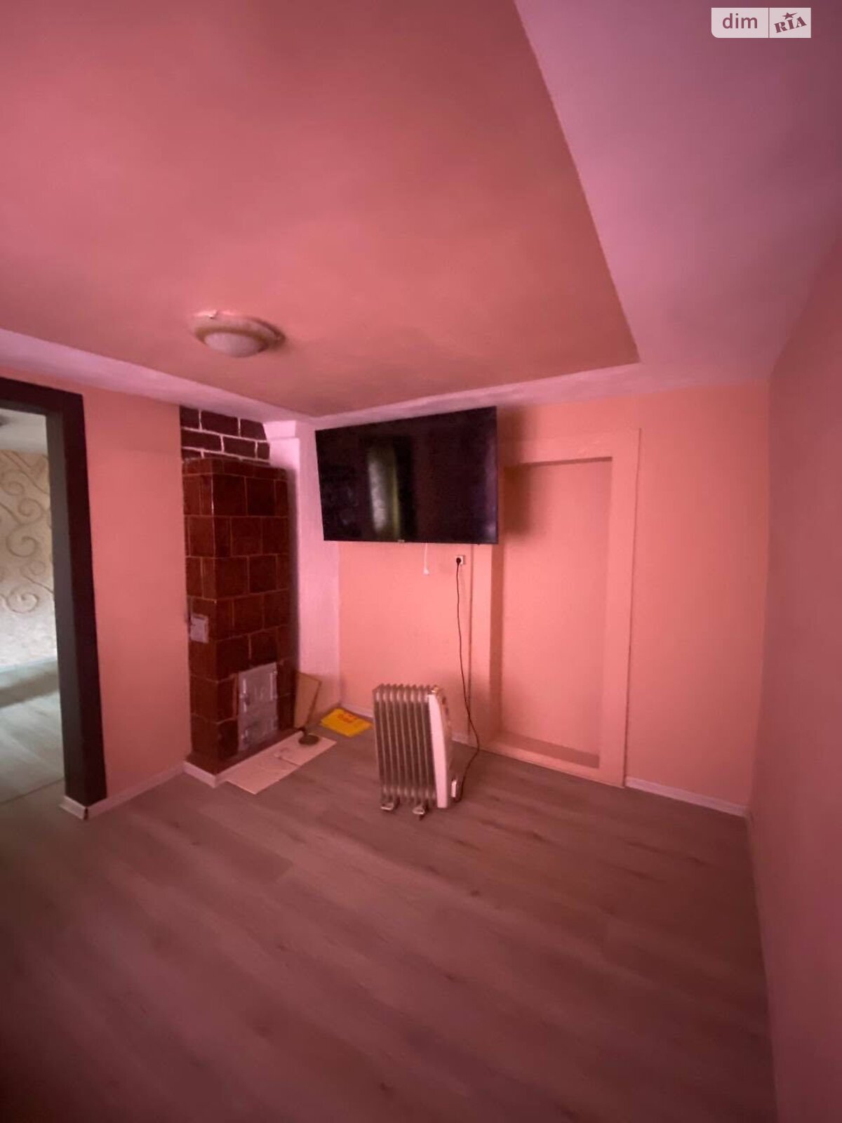 Продаж двокімнатної квартири в Верховині, на вул. Незалежності 4, кв. 10, район Верховина фото 1 Продаж двокімнатної квартири в Верховині, на вул. Незалежності 4, кв. 10, район Верховина фото 1