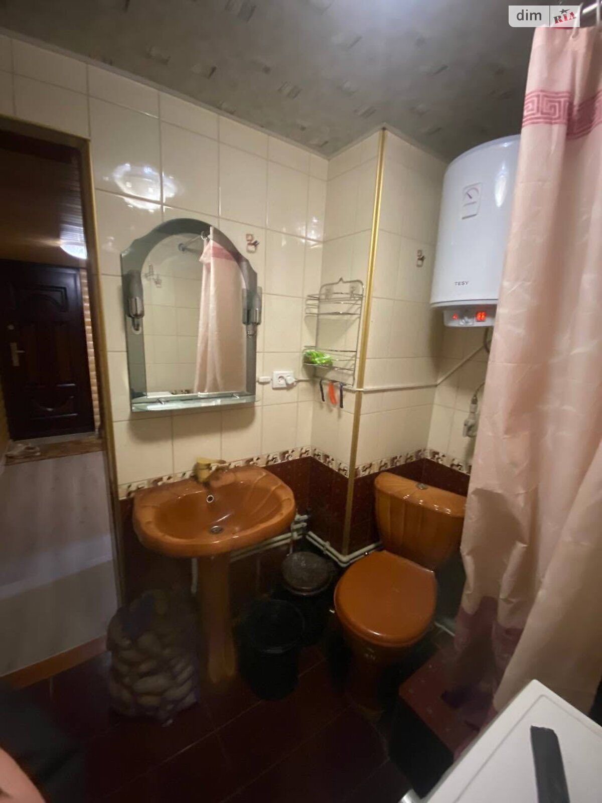 Продаж двокімнатної квартири в Верховині, на вул. Незалежності 4, кв. 10, район Верховина фото 1 Продаж двокімнатної квартири в Верховині, на вул. Незалежності 4, кв. 10, район Верховина фото 1