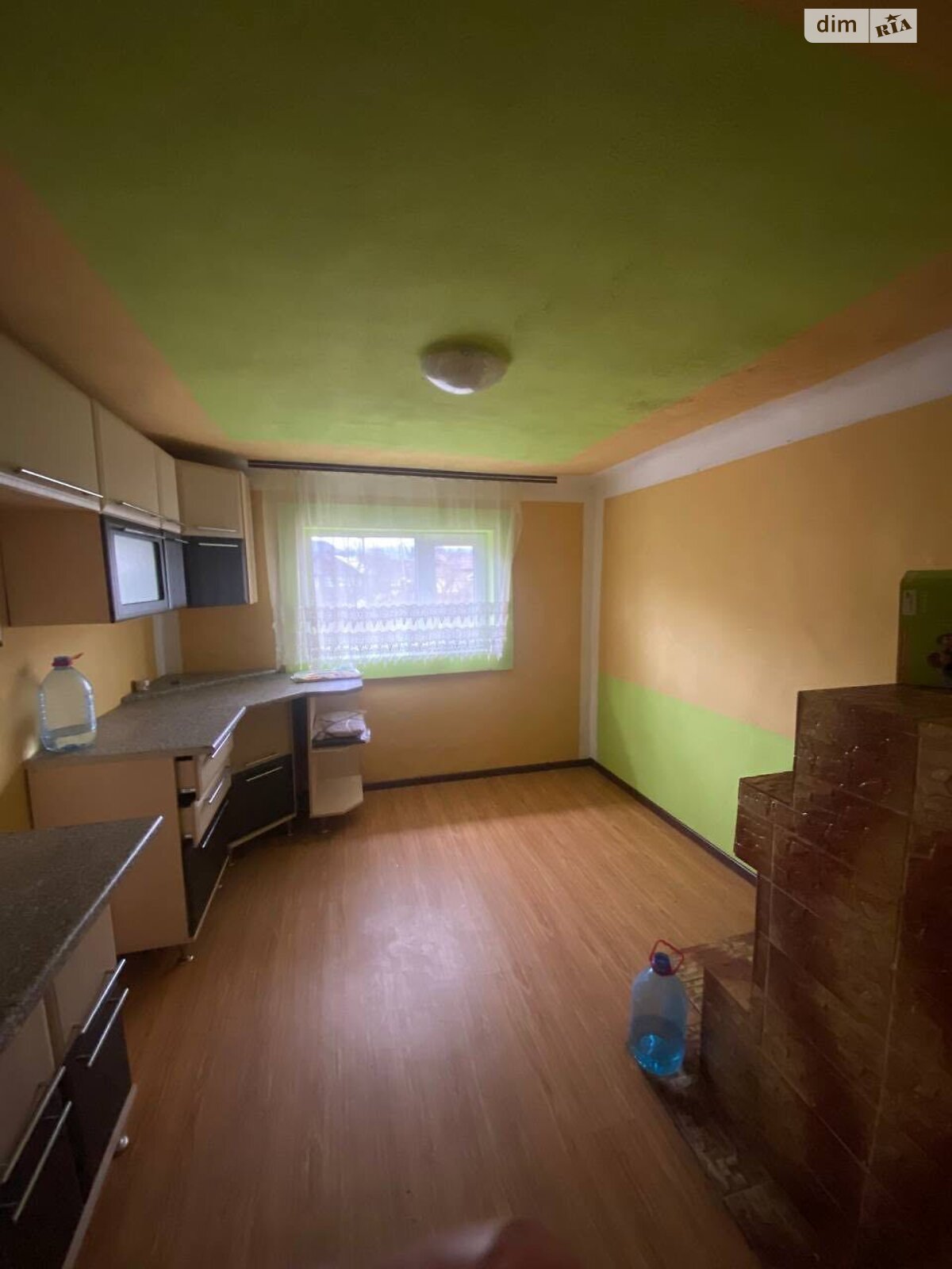 Продаж двокімнатної квартири в Верховині, на вул. Незалежності 4, кв. 10, район Верховина фото 1 Продаж двокімнатної квартири в Верховині, на вул. Незалежності 4, кв. 10, район Верховина фото 1