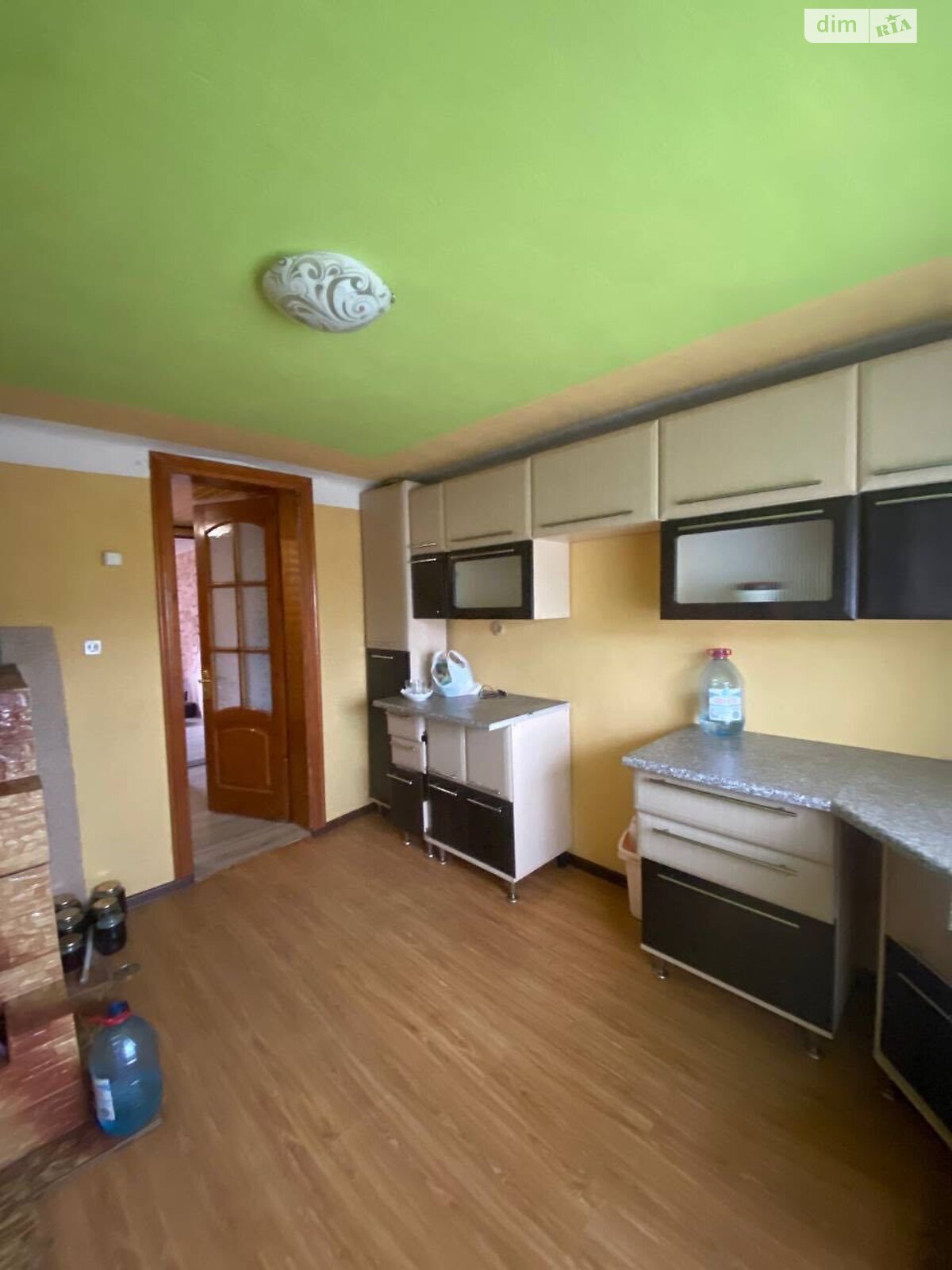 Продаж двокімнатної квартири в Верховині, на вул. Незалежності 4, кв. 10, район Верховина фото 1 Продаж двокімнатної квартири в Верховині, на вул. Незалежності 4, кв. 10, район Верховина фото 1