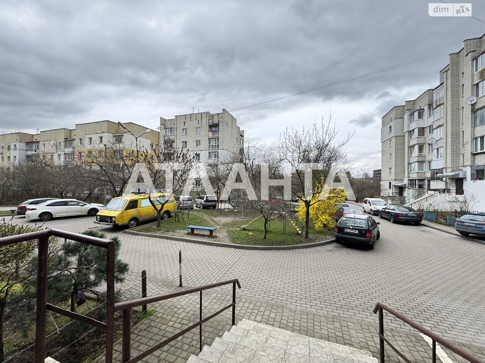 Продажа трехкомнатной квартиры в Винниках, на ул. Кольцевая, фото 1 Продажа трехкомнатной квартиры в Винниках, на ул. Кольцевая, фото 1