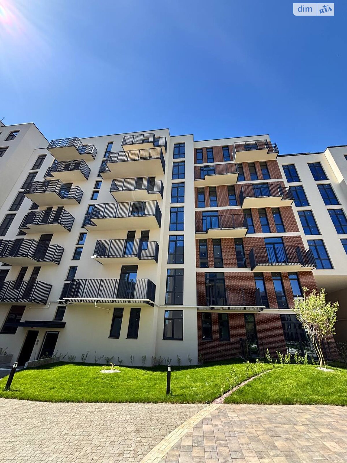 Продажа трехкомнатной квартиры в Винниках, на ул. Галицкая, район Лычаковский фото 1 Продажа трехкомнатной квартиры в Винниках, на ул. Галицкая, район Лычаковский фото 1