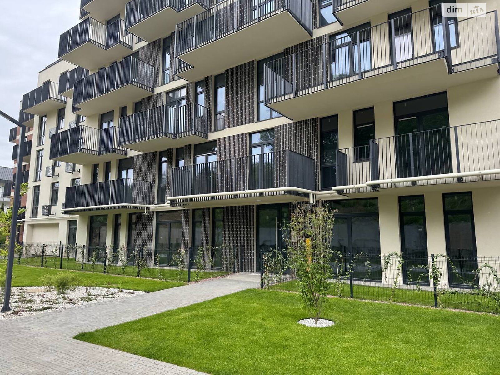 Продажа двухкомнатной квартиры в Винниках, на ул. Галицкая 3 корпус 8, район Лычаковский фото 1 Продажа двухкомнатной квартиры в Винниках, на ул. Галицкая 3 корпус 8, район Лычаковский фото 1