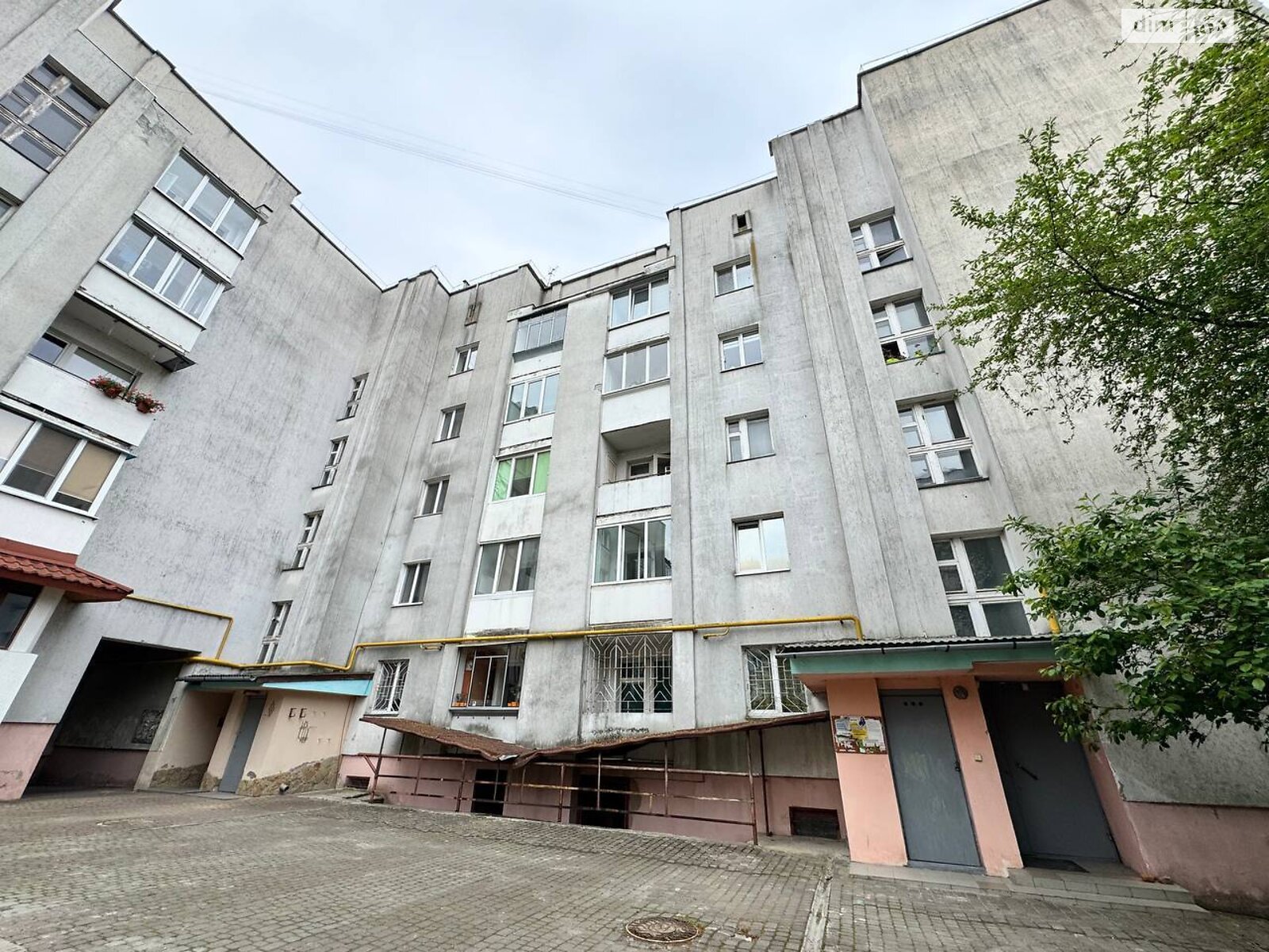 Продажа трехкомнатной квартиры в Винниках, на ул. Ивасюка 21, район Лычаковский фото 1 Продажа трехкомнатной квартиры в Винниках, на ул. Ивасюка 21, район Лычаковский фото 1