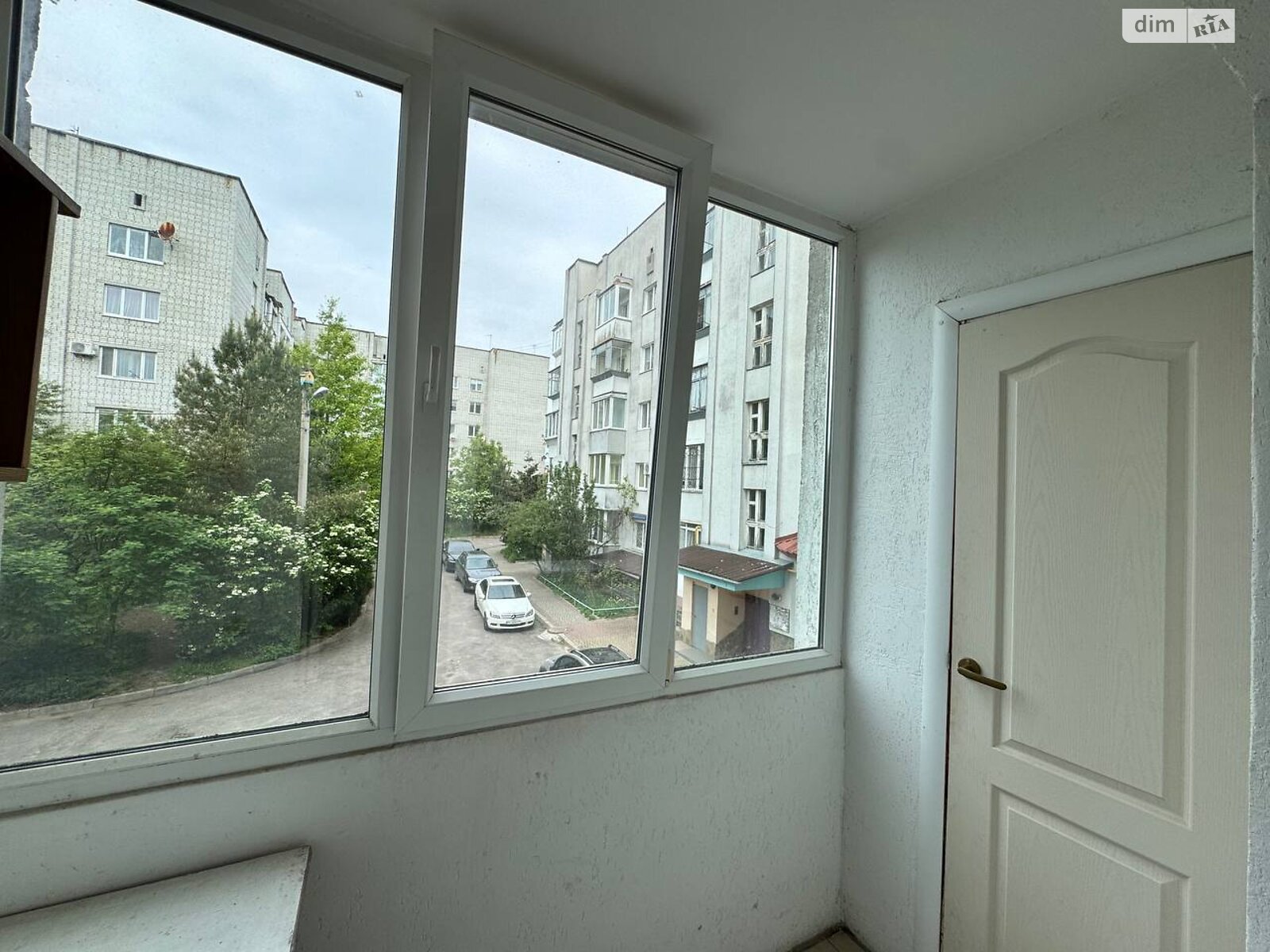 Продажа трехкомнатной квартиры в Винниках, на ул. Ивасюка 21, район Лычаковский фото 1 Продажа трехкомнатной квартиры в Винниках, на ул. Ивасюка 21, район Лычаковский фото 1